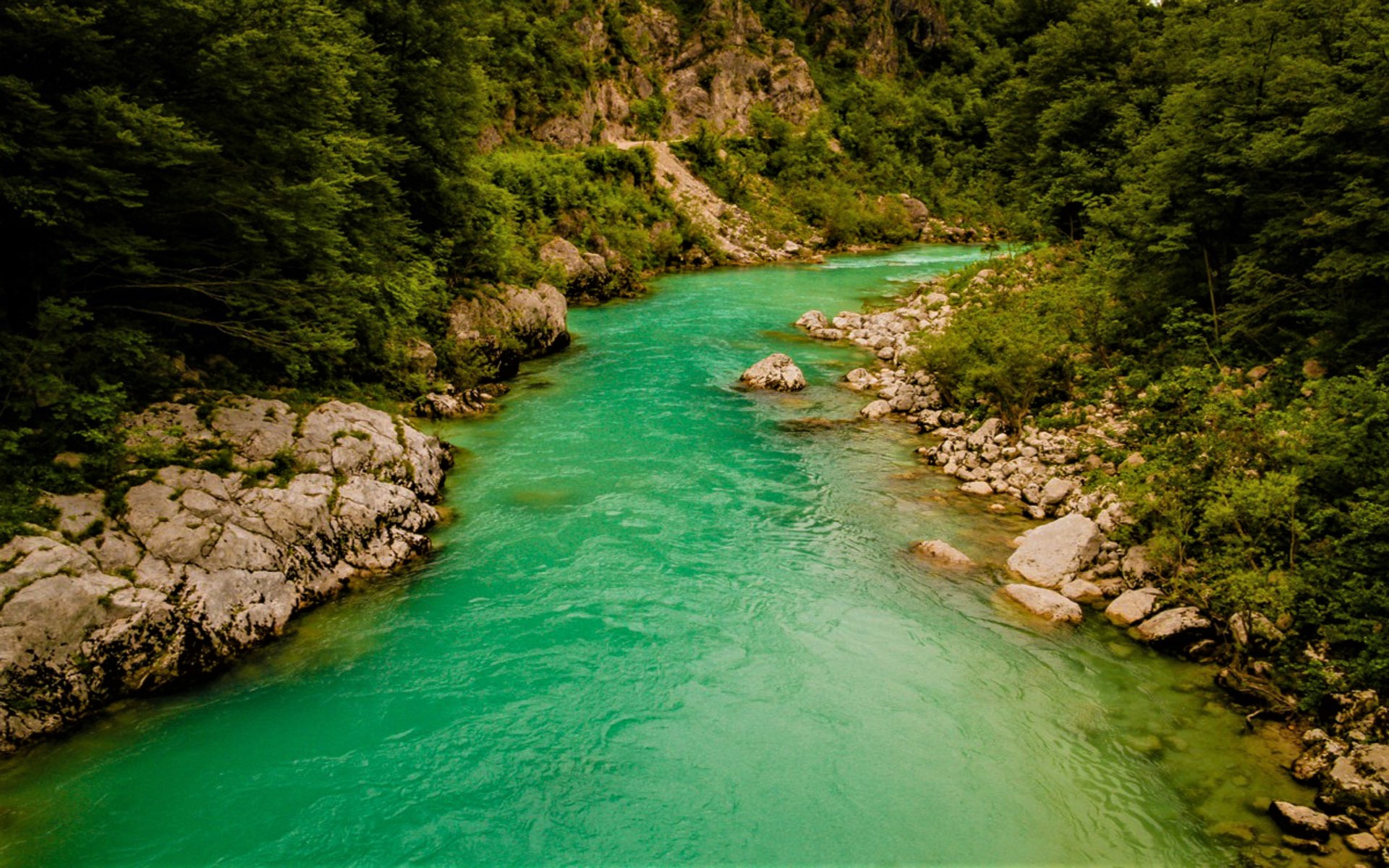 Бирюзовая река соча (Словения, Италия)