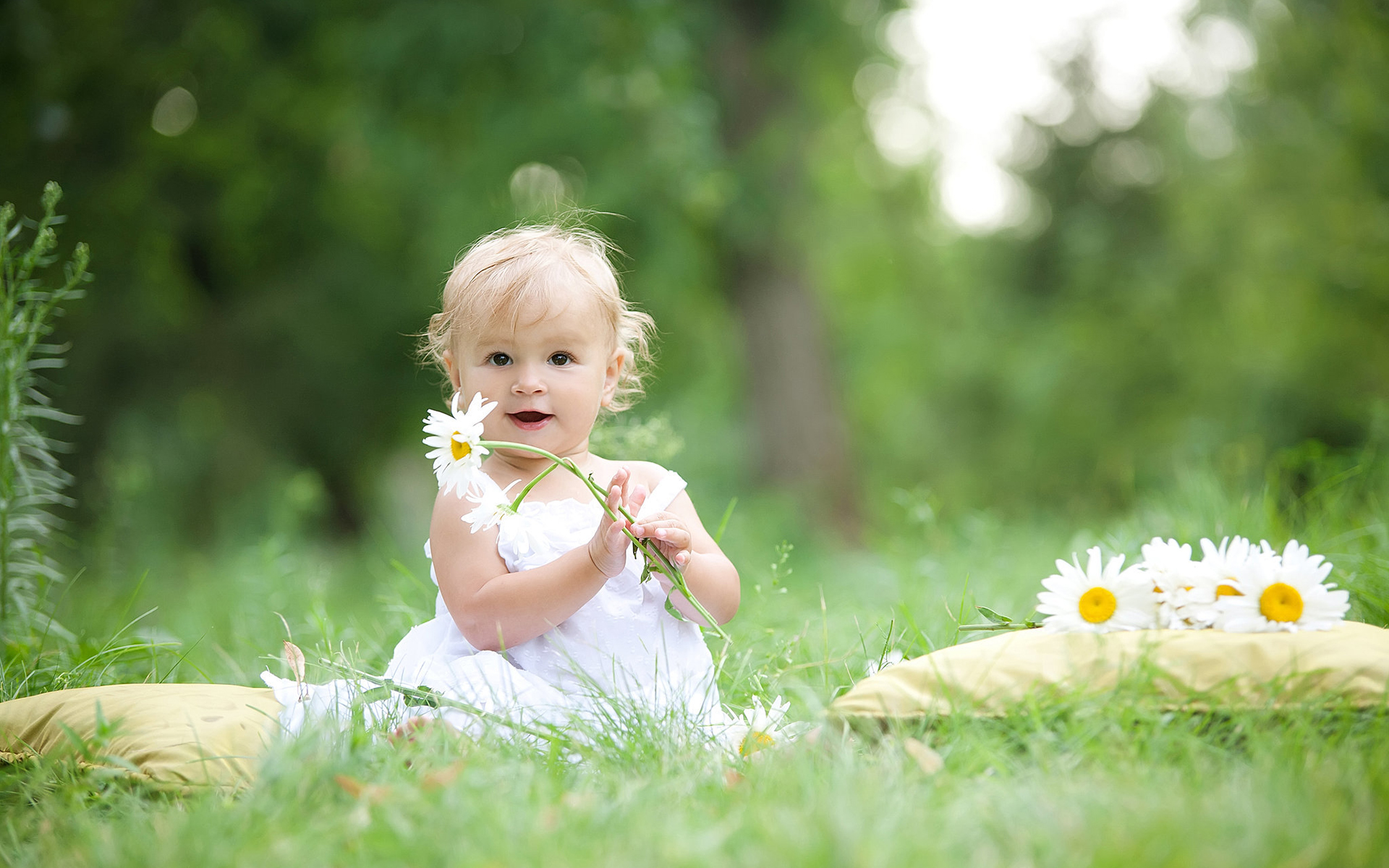 High Definition wallpaper child, flower, mood, photography