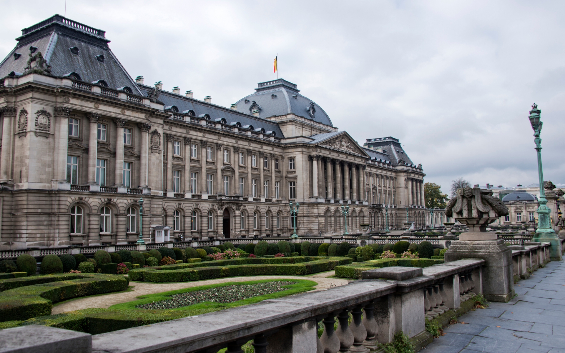 Королевский дворец в брюсселе фото