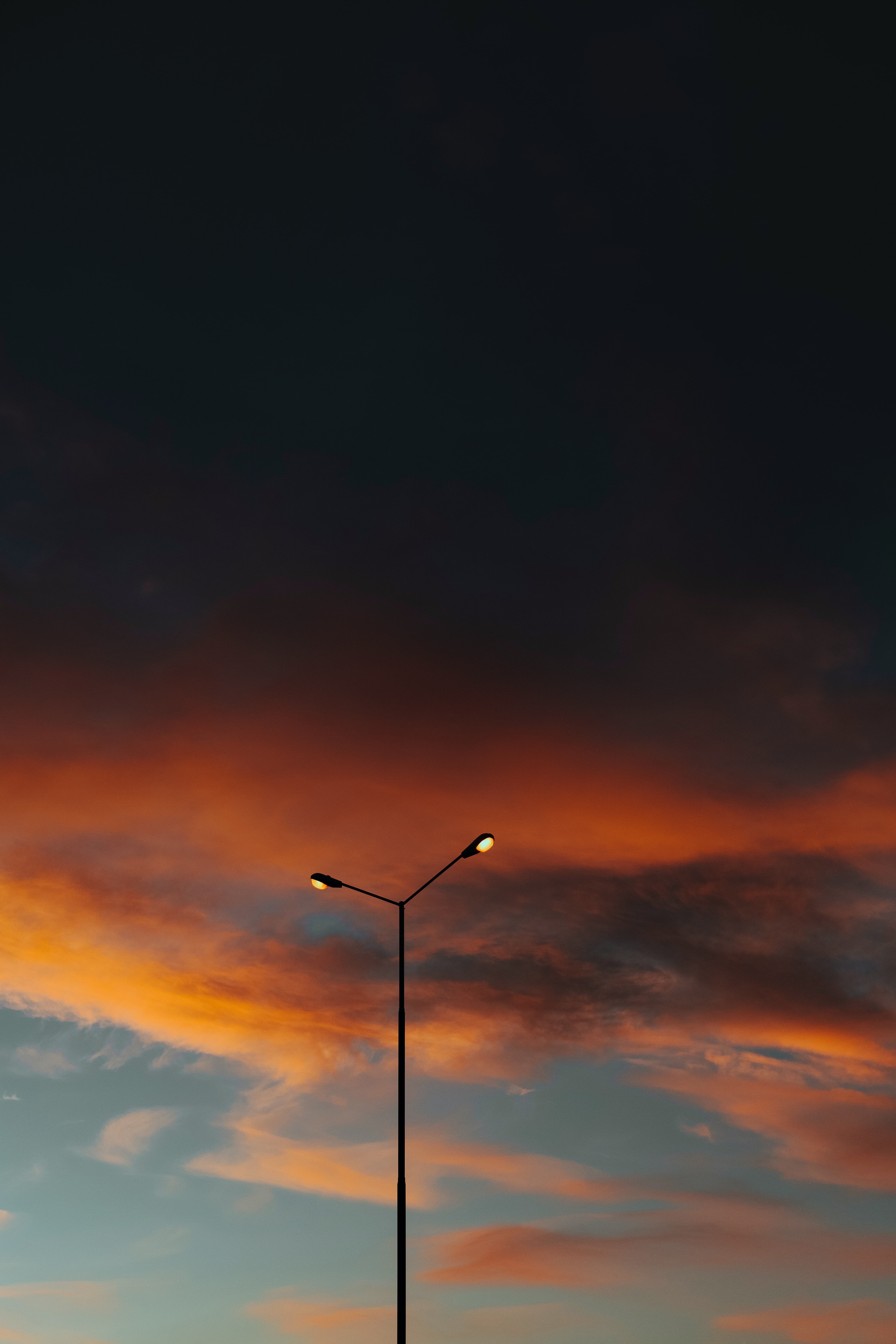 twilight, clouds, miscellanea, miscellaneous, dusk, evening, lamp post, lamppost phone background