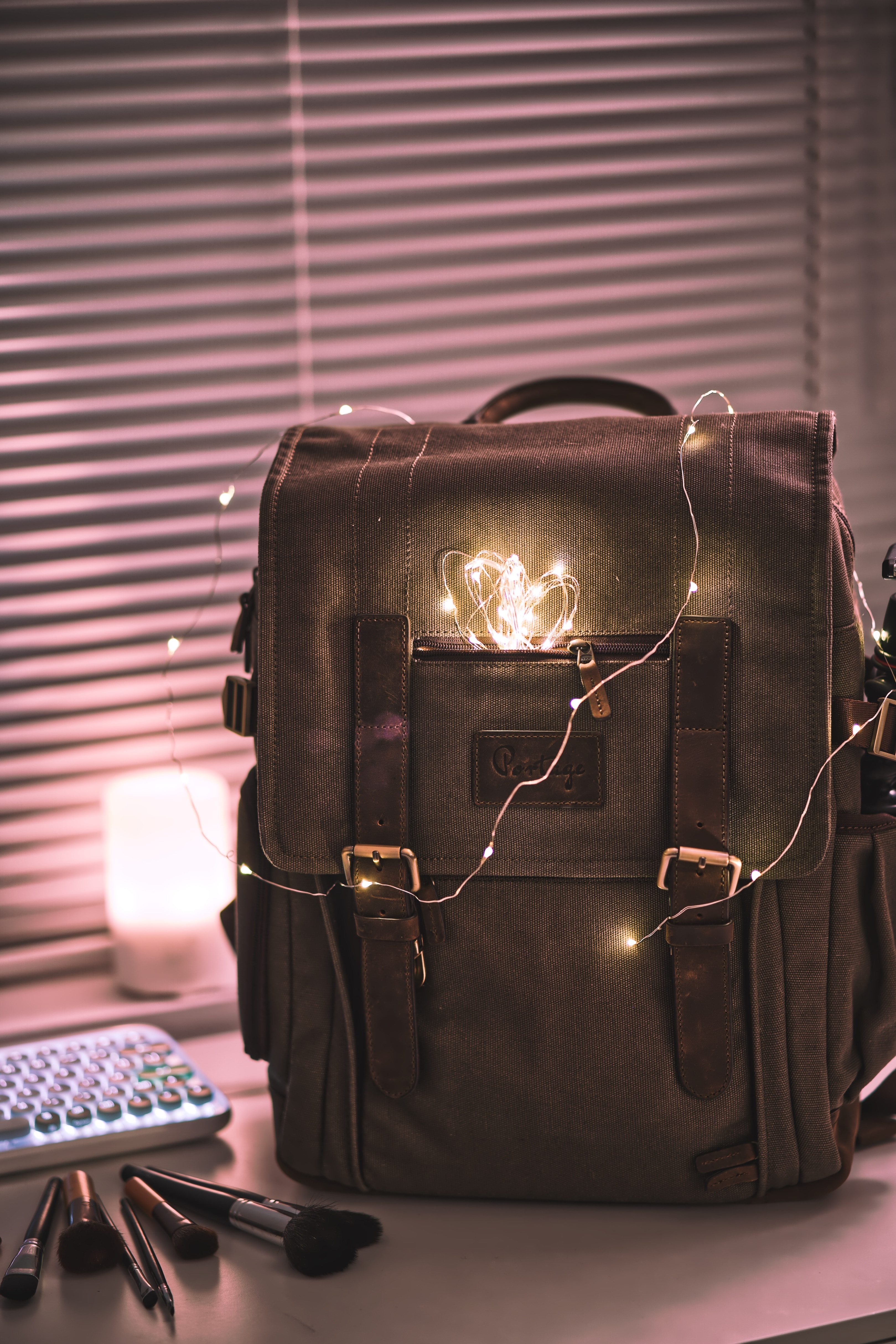 garland, shine, light, miscellanea, miscellaneous, glow, backpack, rucksack HD wallpaper