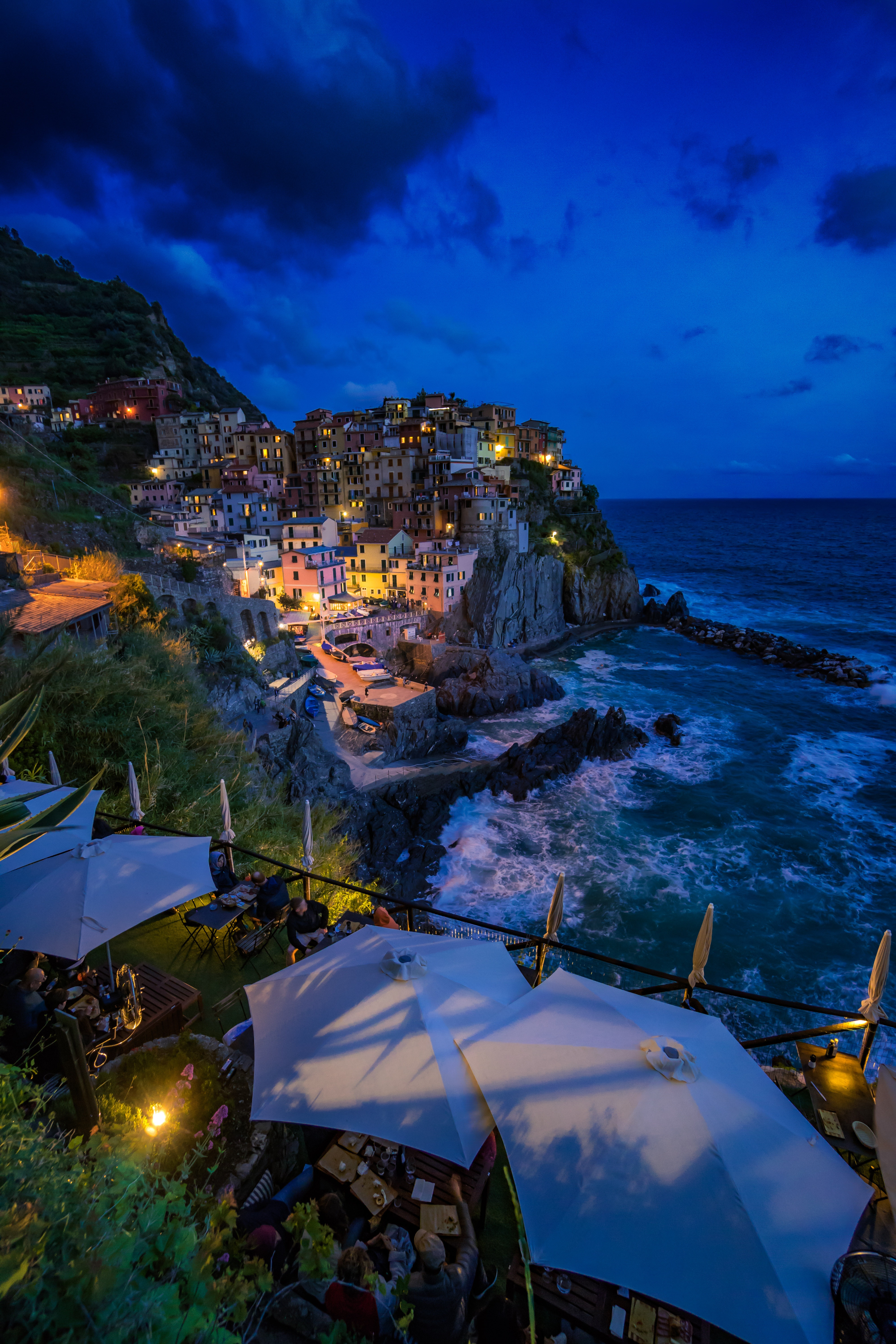 111007 Bildschirmschoner und Hintergrundbilder Italien auf Ihrem Telefon. Laden Sie cliff, sea, rocky, städte Bilder kostenlos herunter