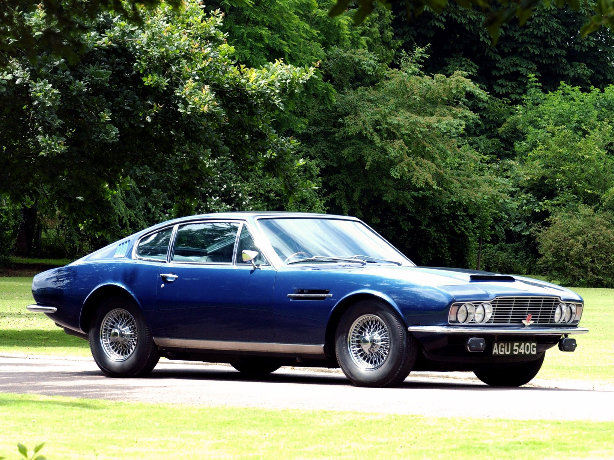 Handy-Wallpaper Auto, Bäume, Aston Martin, Cars, Seitenansicht, 1967, Retro, Dbs kostenlos herunterladen.