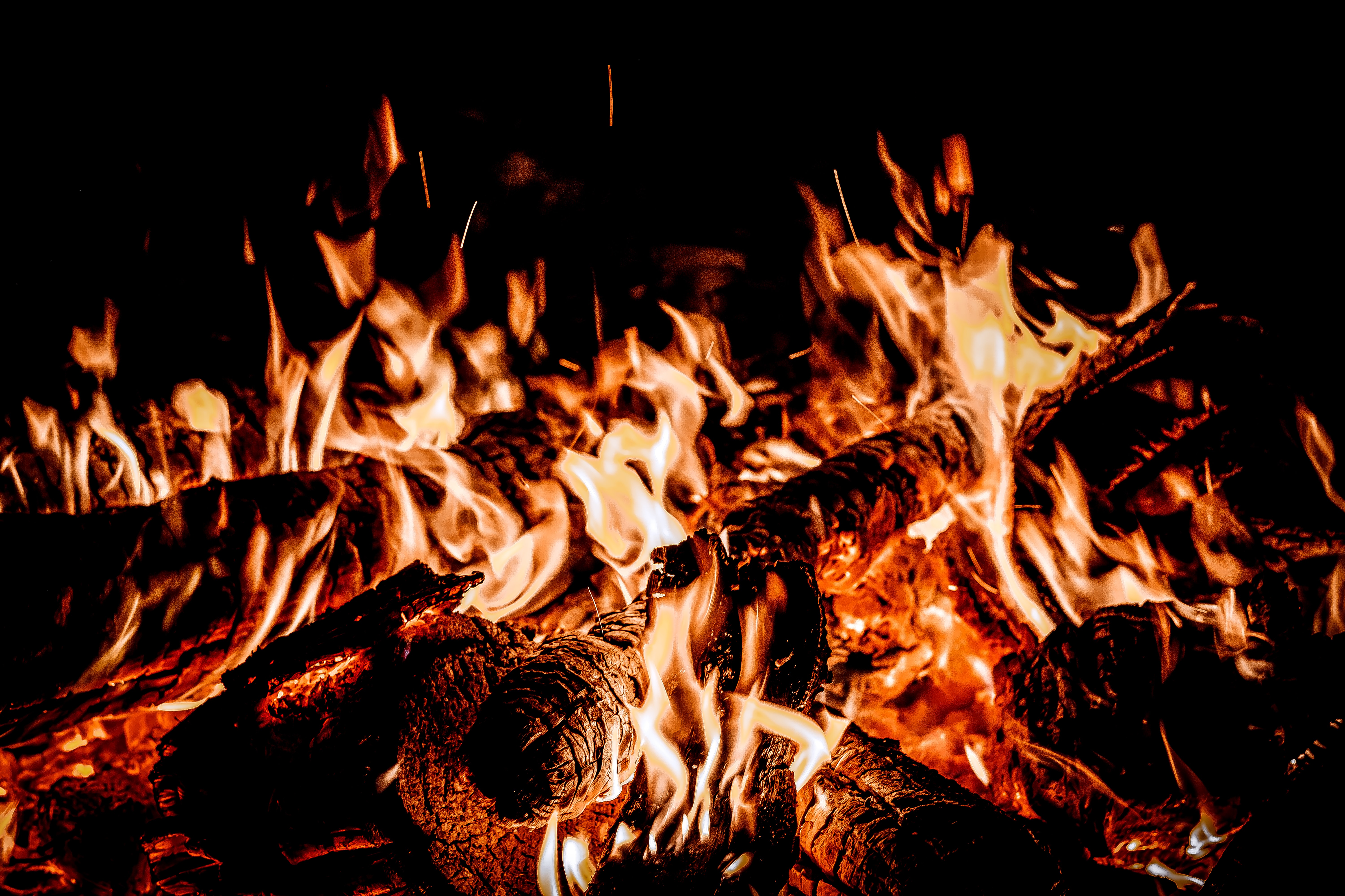 Laden Sie das Feuer, Bonfire, Dunkel, Flamme, Funken, Das Schwarze-Bild kostenlos auf Ihren PC-Desktop herunter