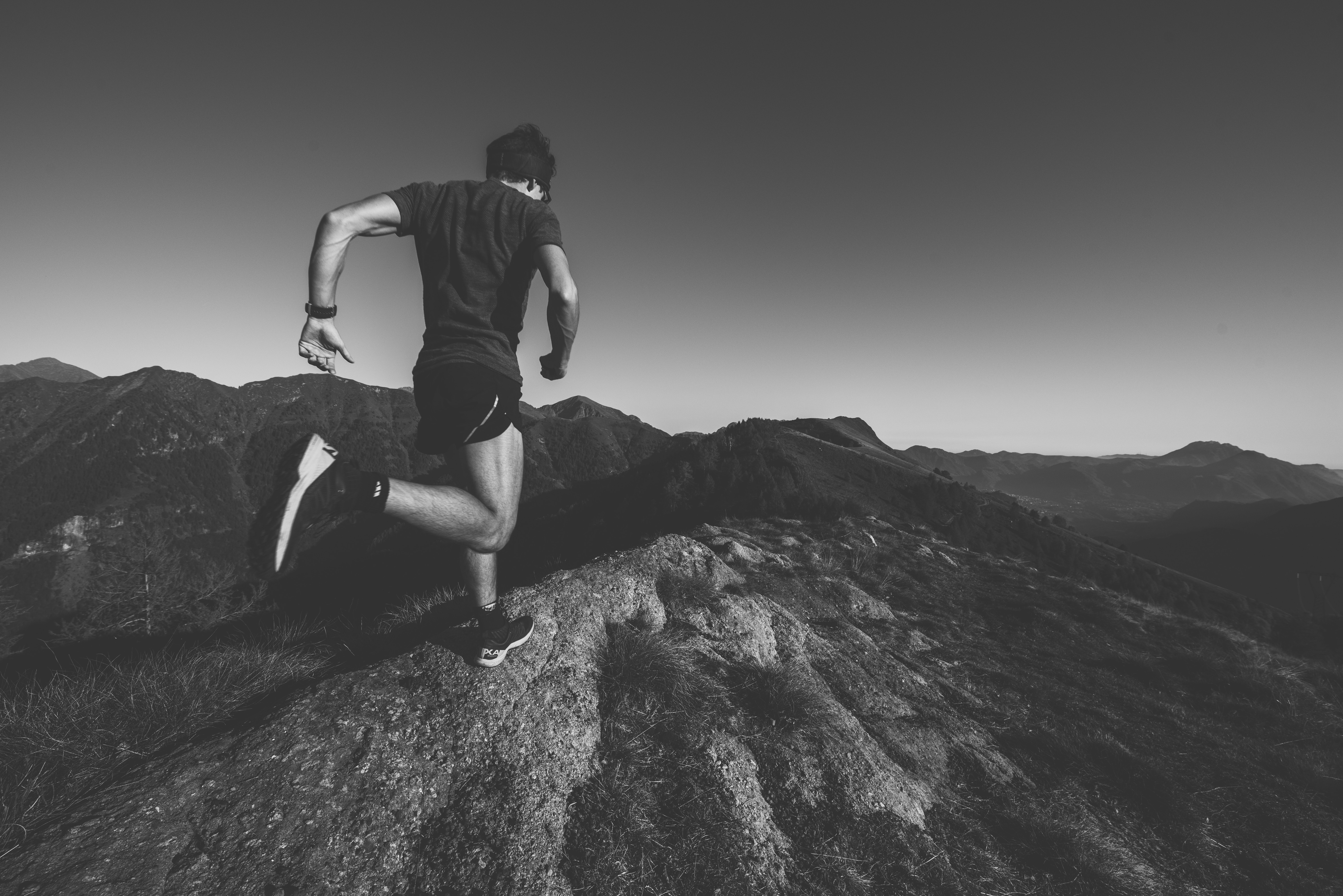 Cool Backgrounds chb, mountains, bw, athlete Running