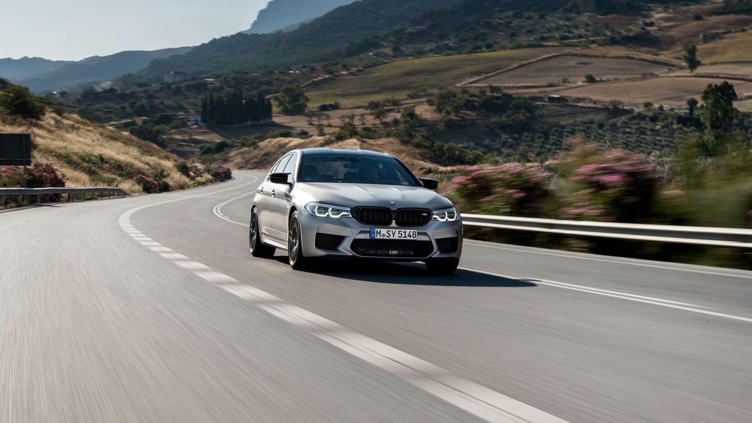 Почему bmw m5 такая дорогая