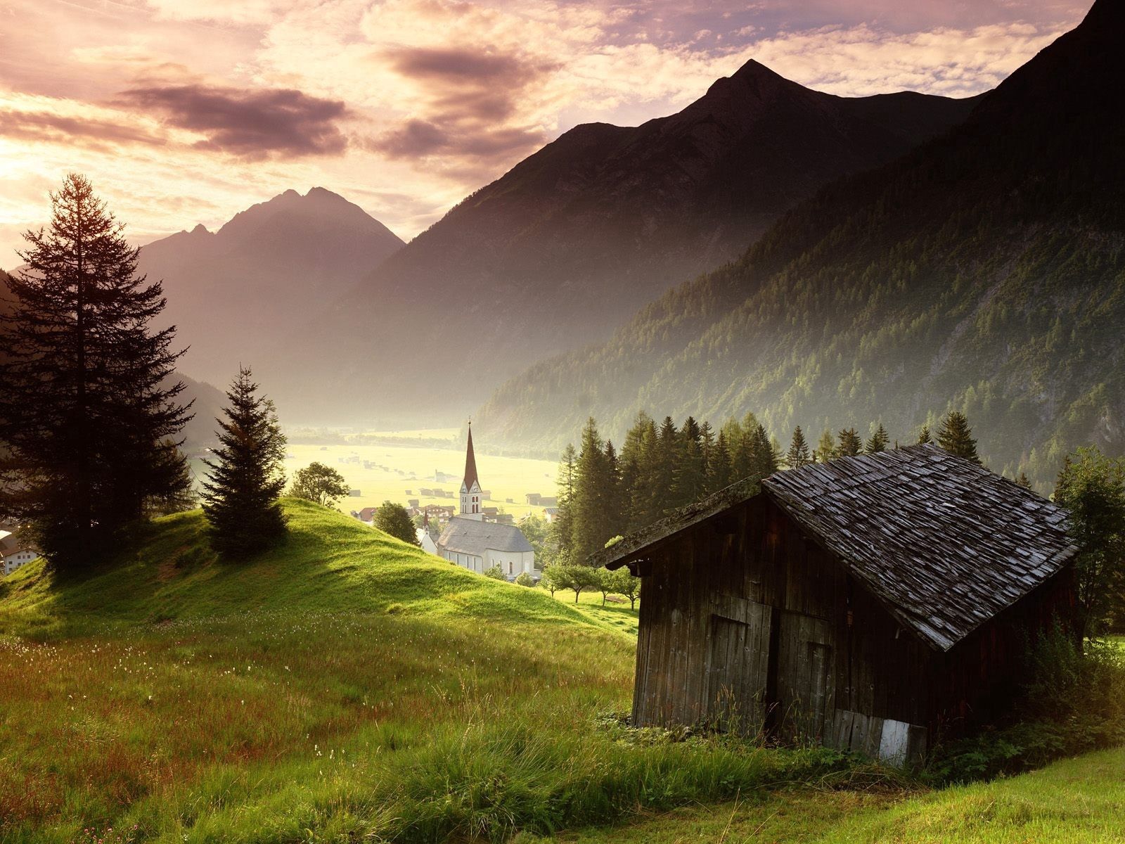 124228 Hintergrundbilder und Dorf Bilder auf dem Desktop. Laden Sie tirol, misty, mountains, österreich Bildschirmschoner kostenlos auf den PC herunter