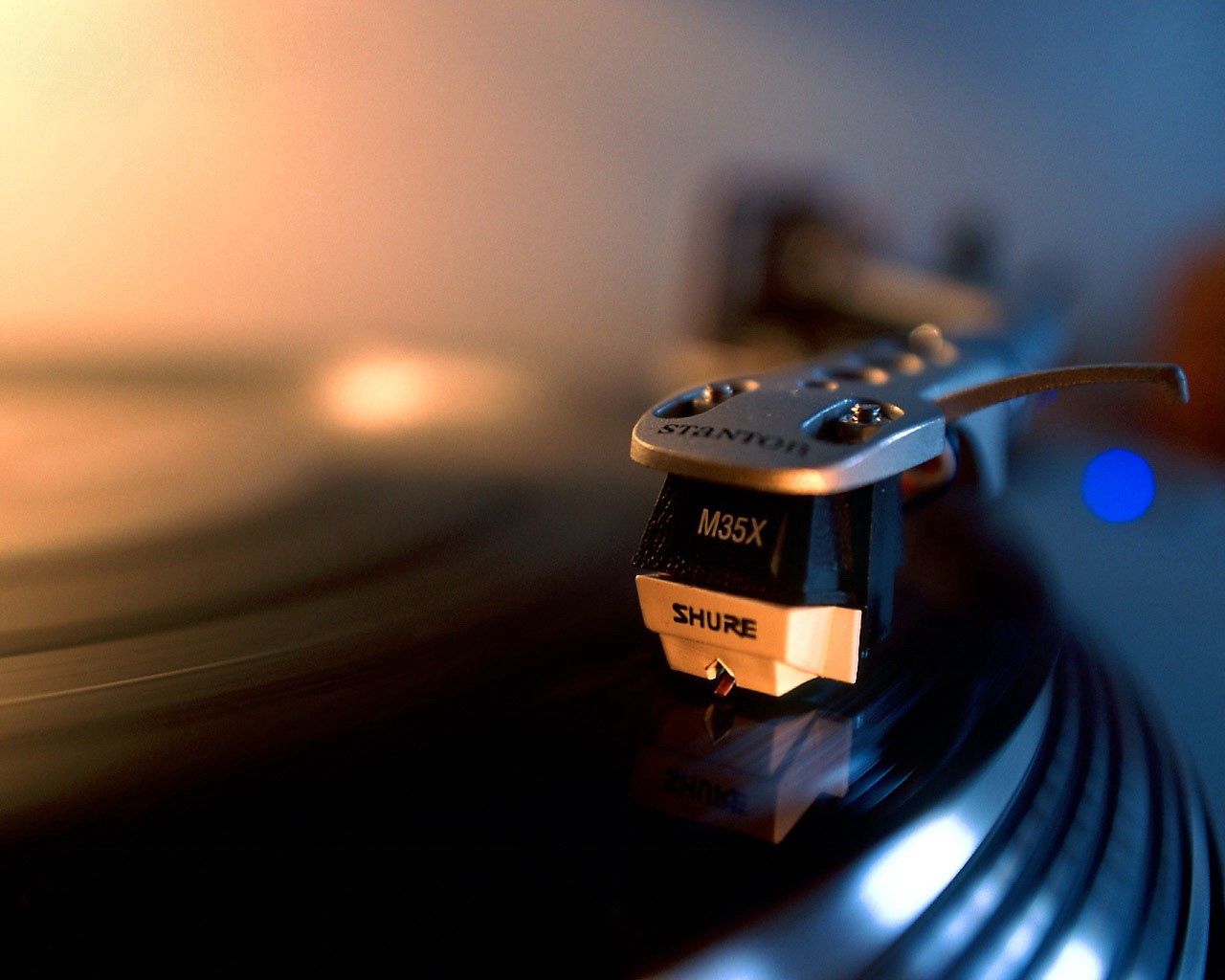 104245 download wallpaper macro, metal, vinyl, turntable, record player screensavers and pictures for free