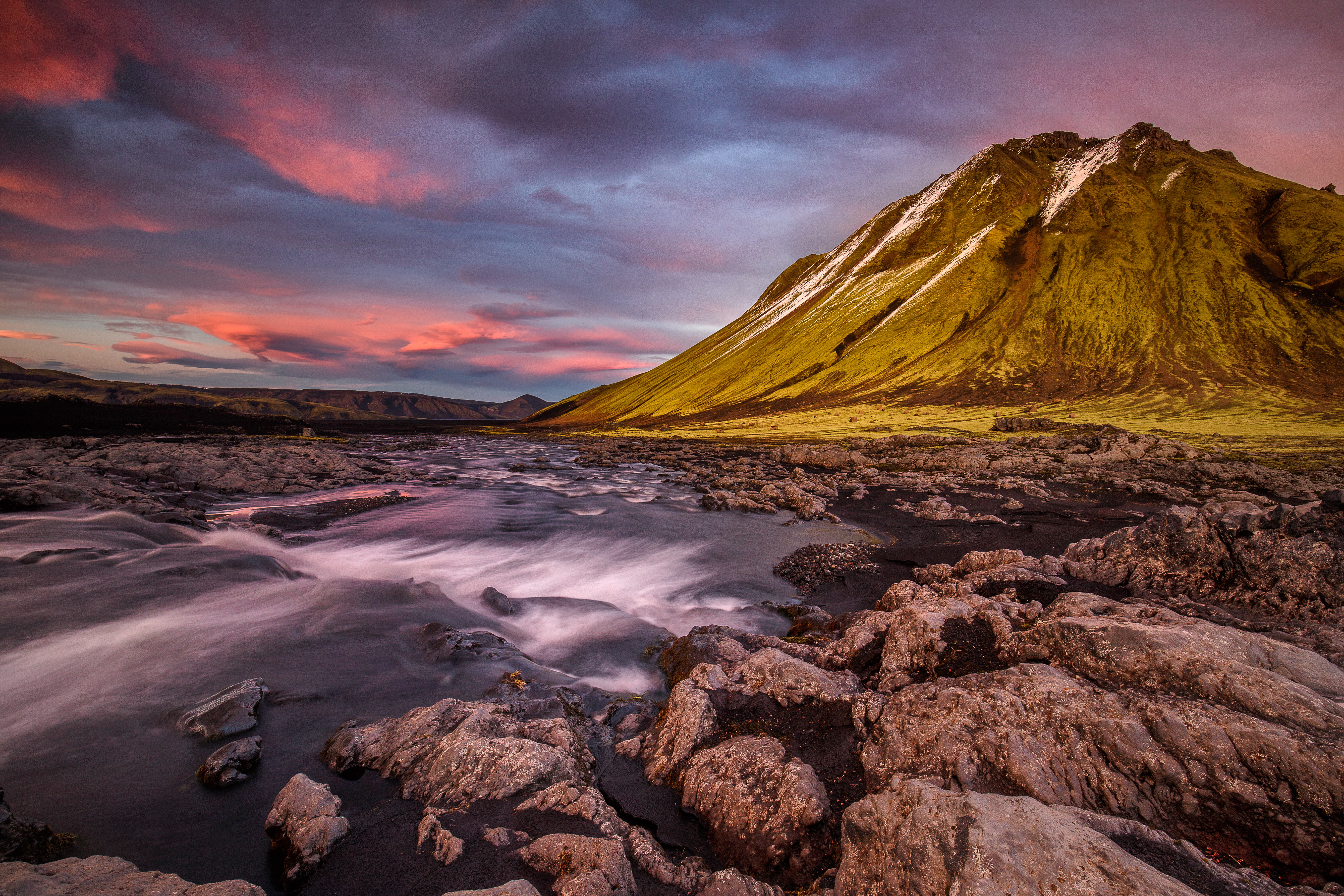 105574 завантажити шпалери ісландія, природа, річка, камені, гори, течія, текти - заставки і картинки безкоштовно