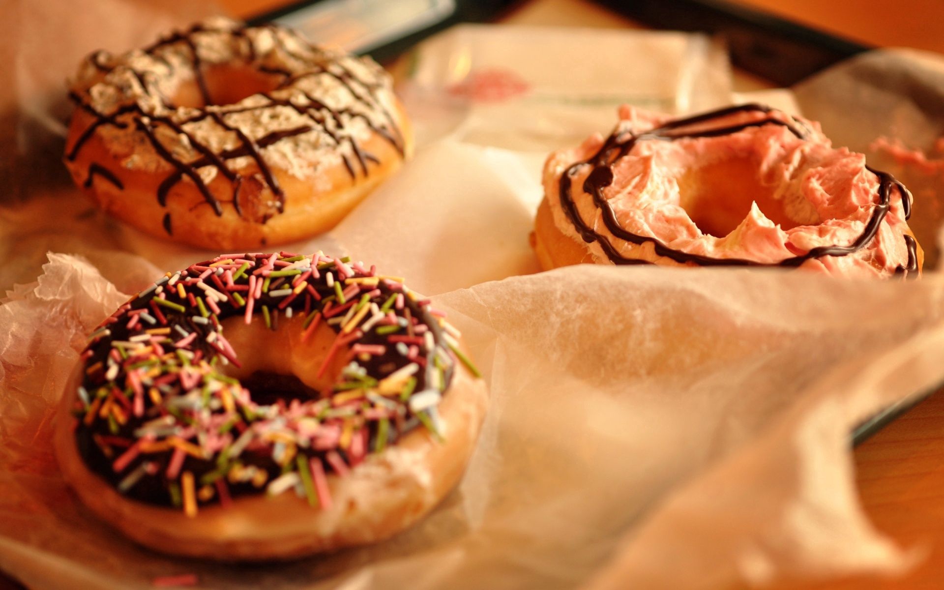 111010 download wallpaper food, sweet, bakery products, baking, donuts, wrapper screensavers and pictures for free