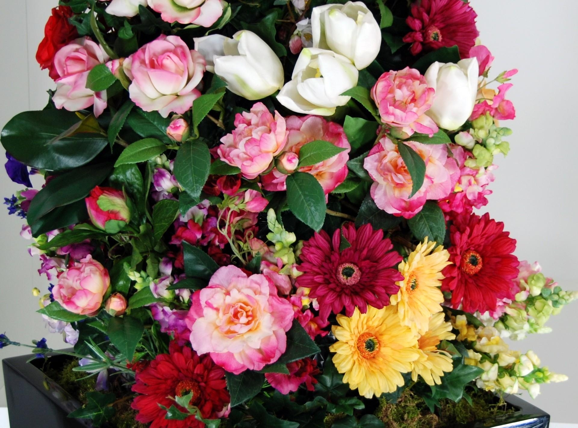 Handy-Wallpaper Blumen, Roses, Tulpen, Gerbera, Komposition, Zusammensetzung, Levkoy, Gillyflower kostenlos herunterladen.
