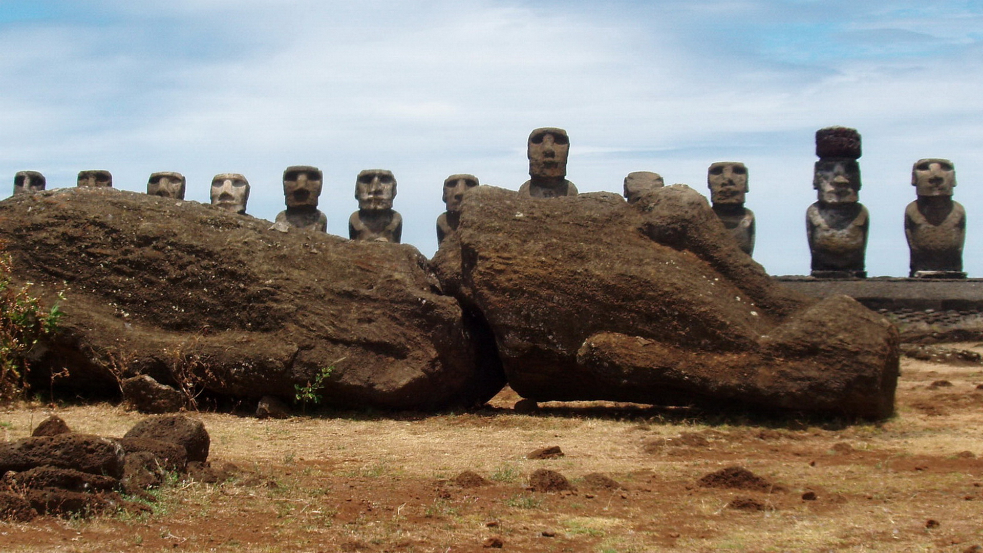 Остров Пасхи статуи Моаи под землей
