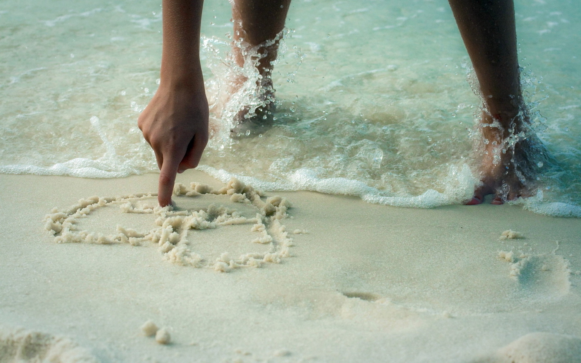 Песок и вода