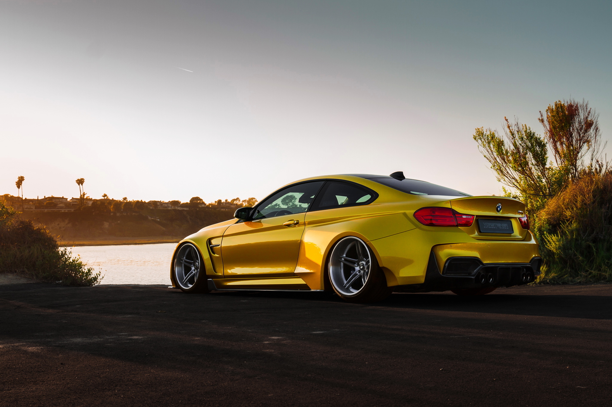 145220 download wallpaper side view, bmw, cars, golden, m4, vorsteiner, gtrs4 screensavers and pictures for free