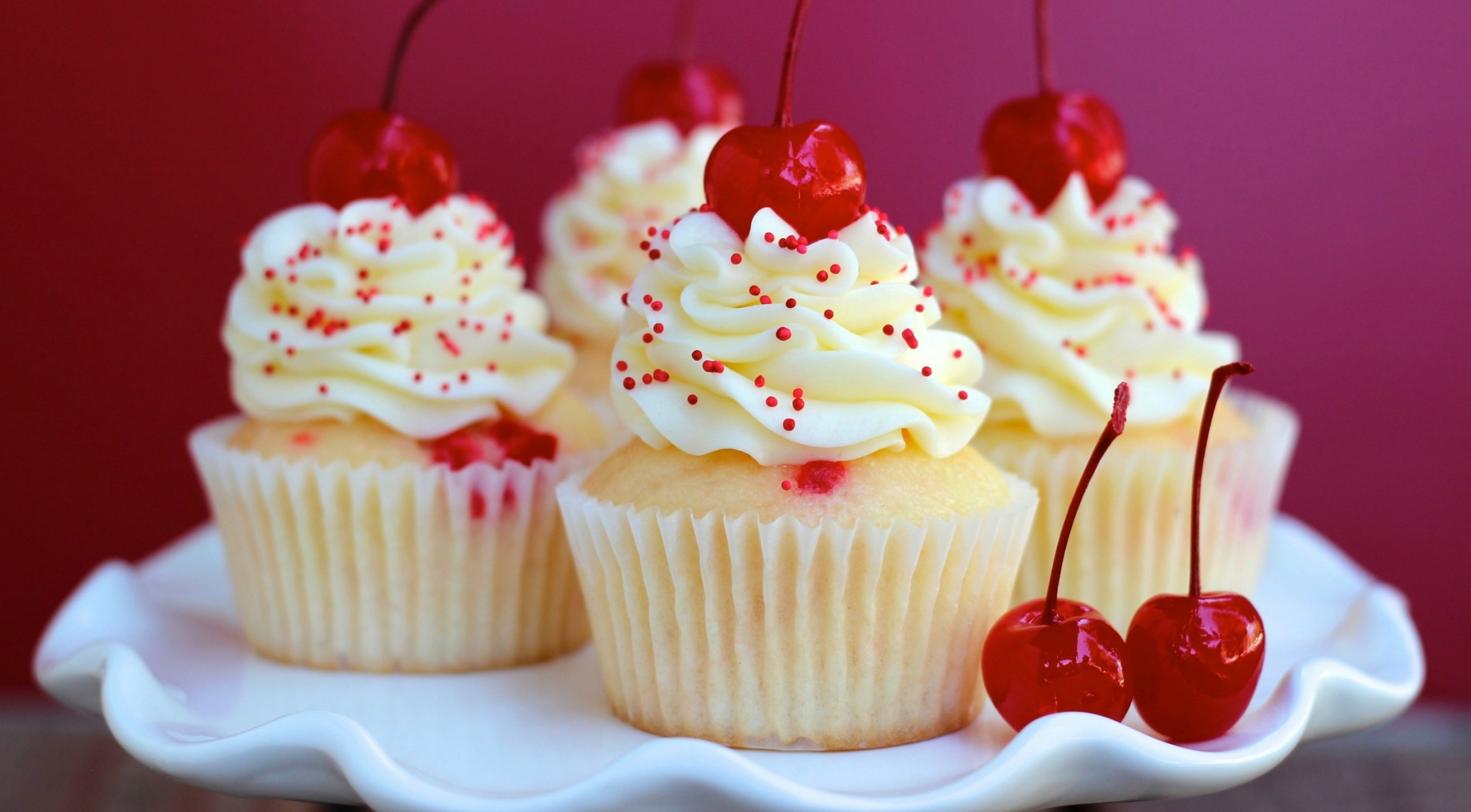 Cherry cupcakes, food, desert Free Stock Photos