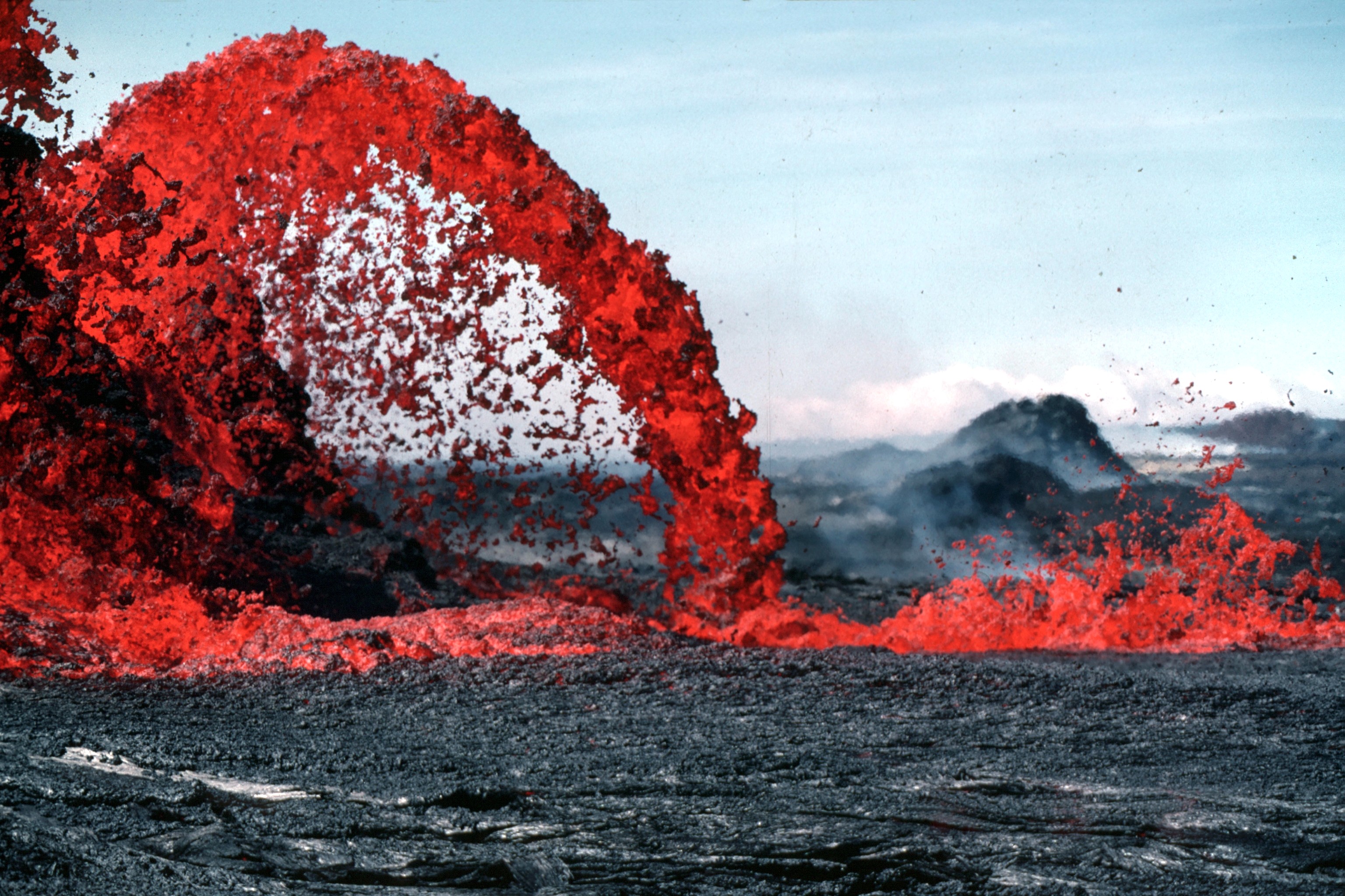 523025壁紙のダウンロード地球, 火山, 溶岩-スクリーンセーバーと写真を無料で
