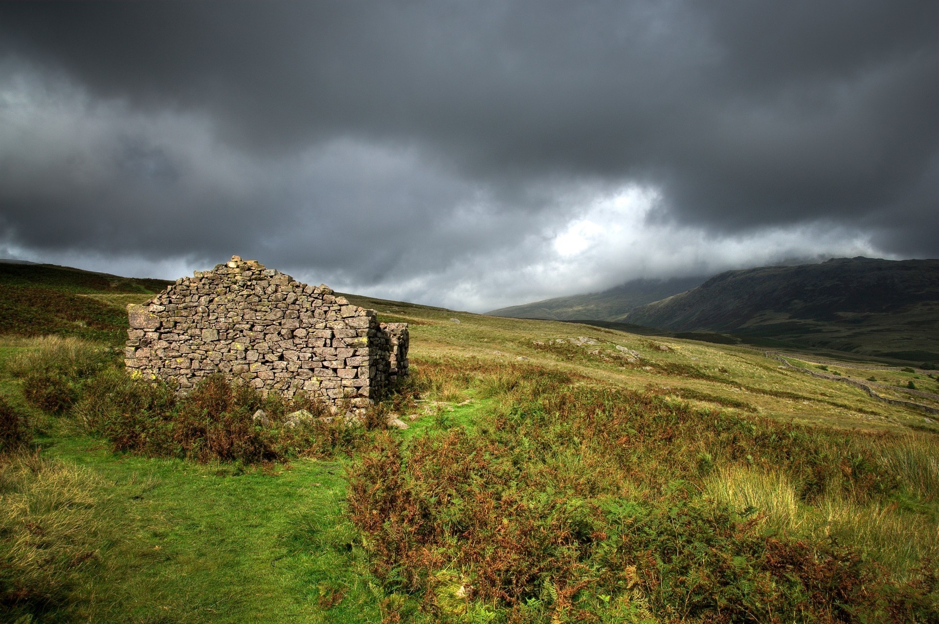 Handy-Wallpaper Natur, Mountains, Struktur, Schottland, Zugrunde Richten, Ruinen kostenlos herunterladen.