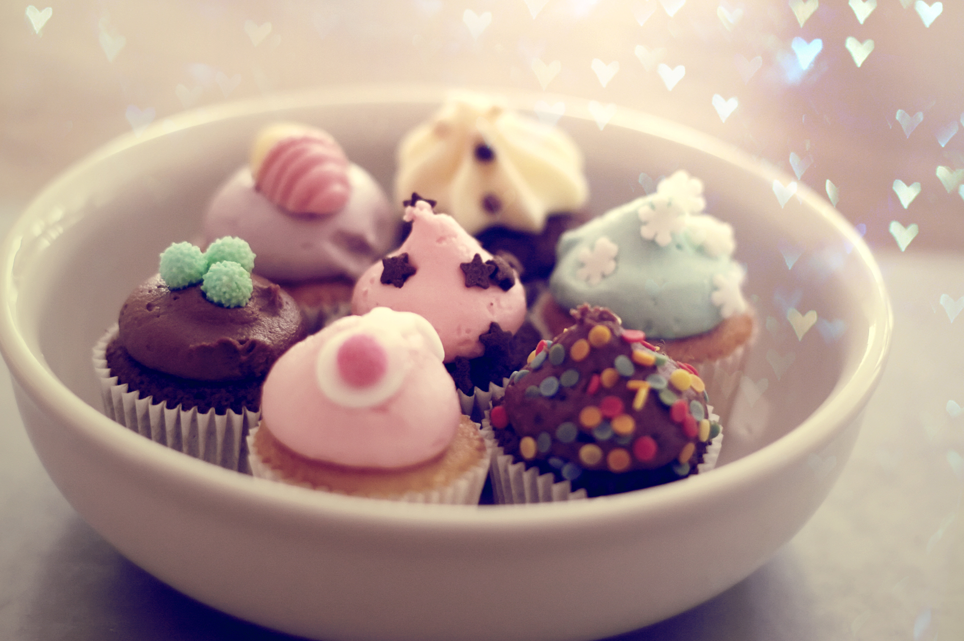 food, desert, glare, plate, cakes, cupcakes