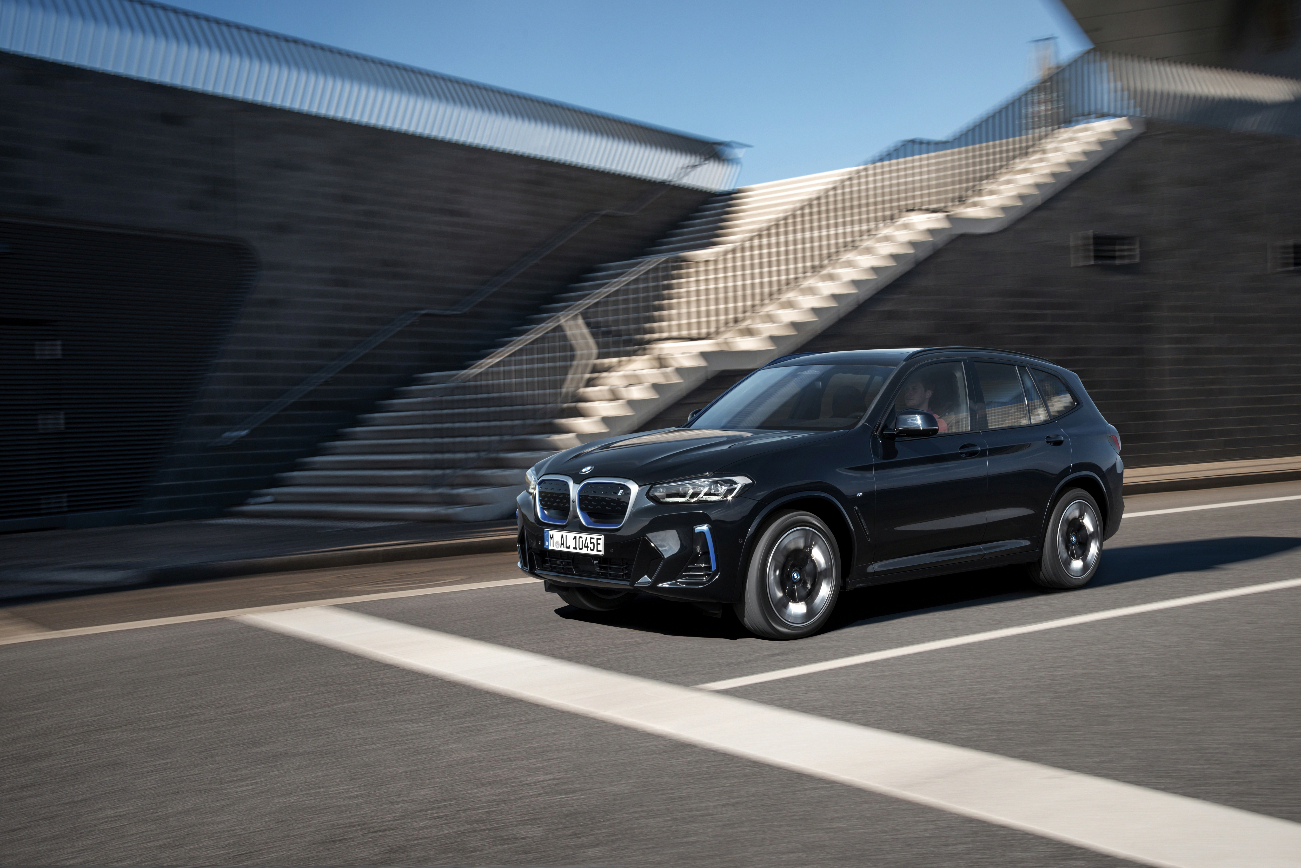 Икс 1 3 4. БМВ кроссовер 2022. BMW ix3 2022 Facelift. БМВ Икс 3. BMW IX 2022 Black.