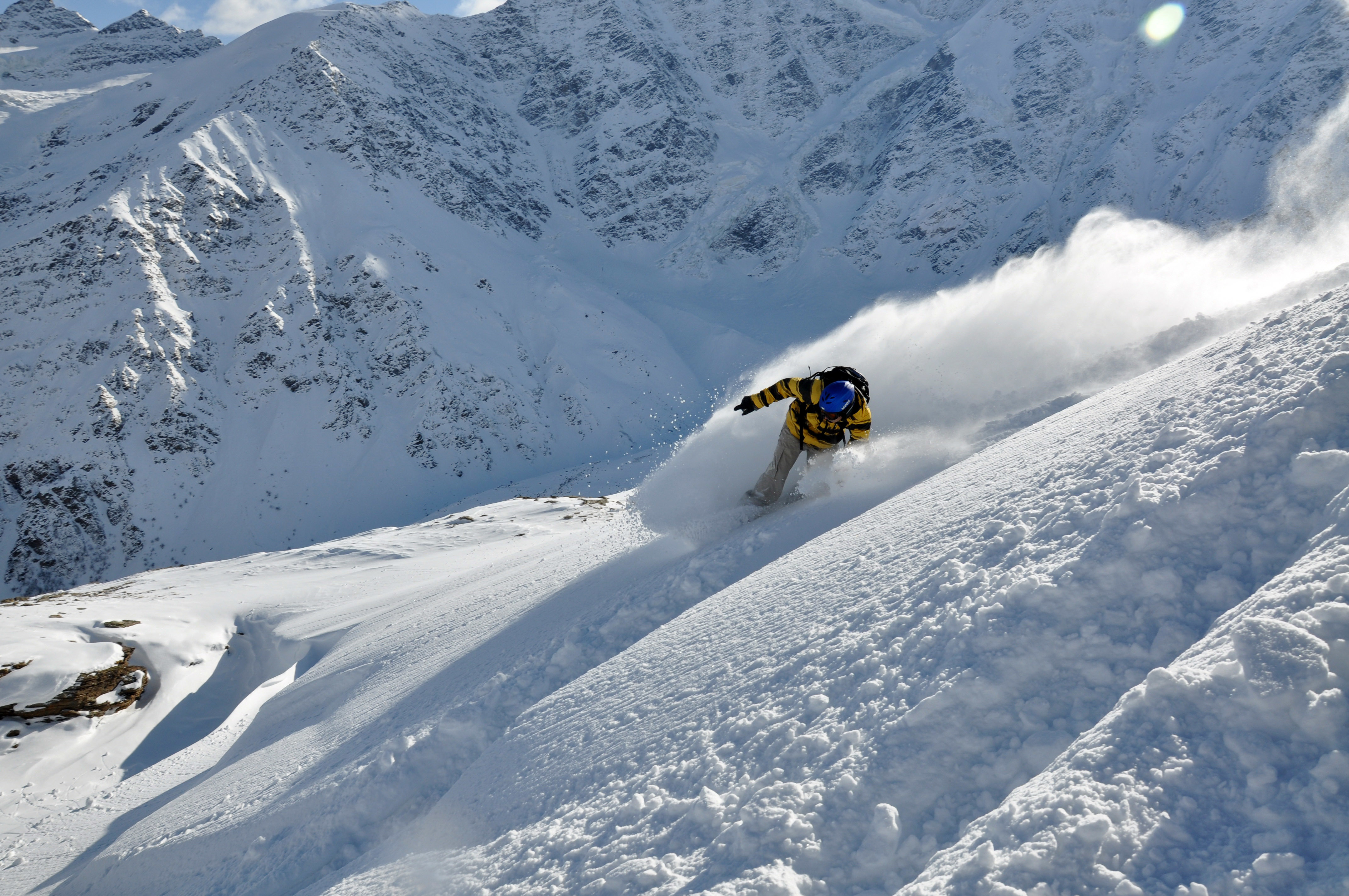 81973 Hintergrundbild herunterladen sport, mountains, schnee, snowboarder - Bildschirmschoner und Bilder kostenlos