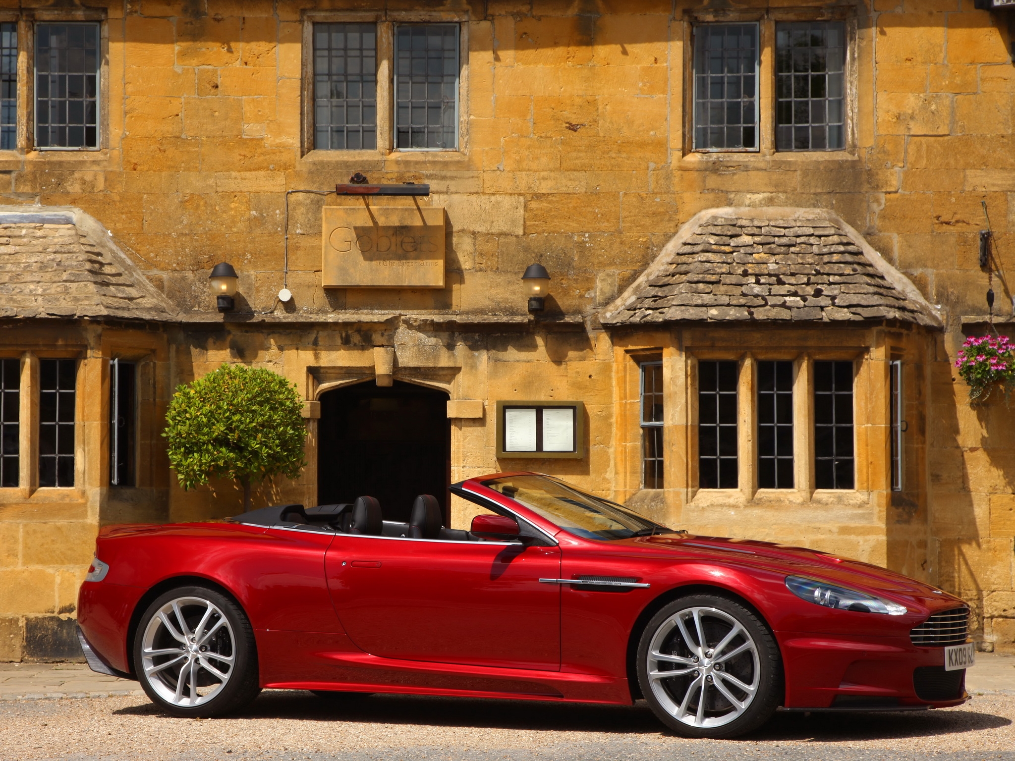125014 Protetores de tela e papéis de parede Aston Martin em seu telefone. Baixe casa, dbs, carros, vista lateral fotos gratuitamente