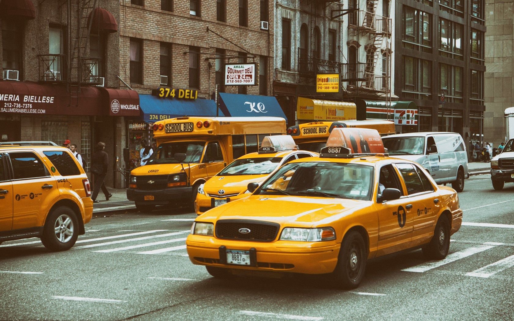 137205 Hintergrundbild herunterladen taxi, cars, nyc, gelber verkehr, ultsa, ulza - Bildschirmschoner und Bilder kostenlos