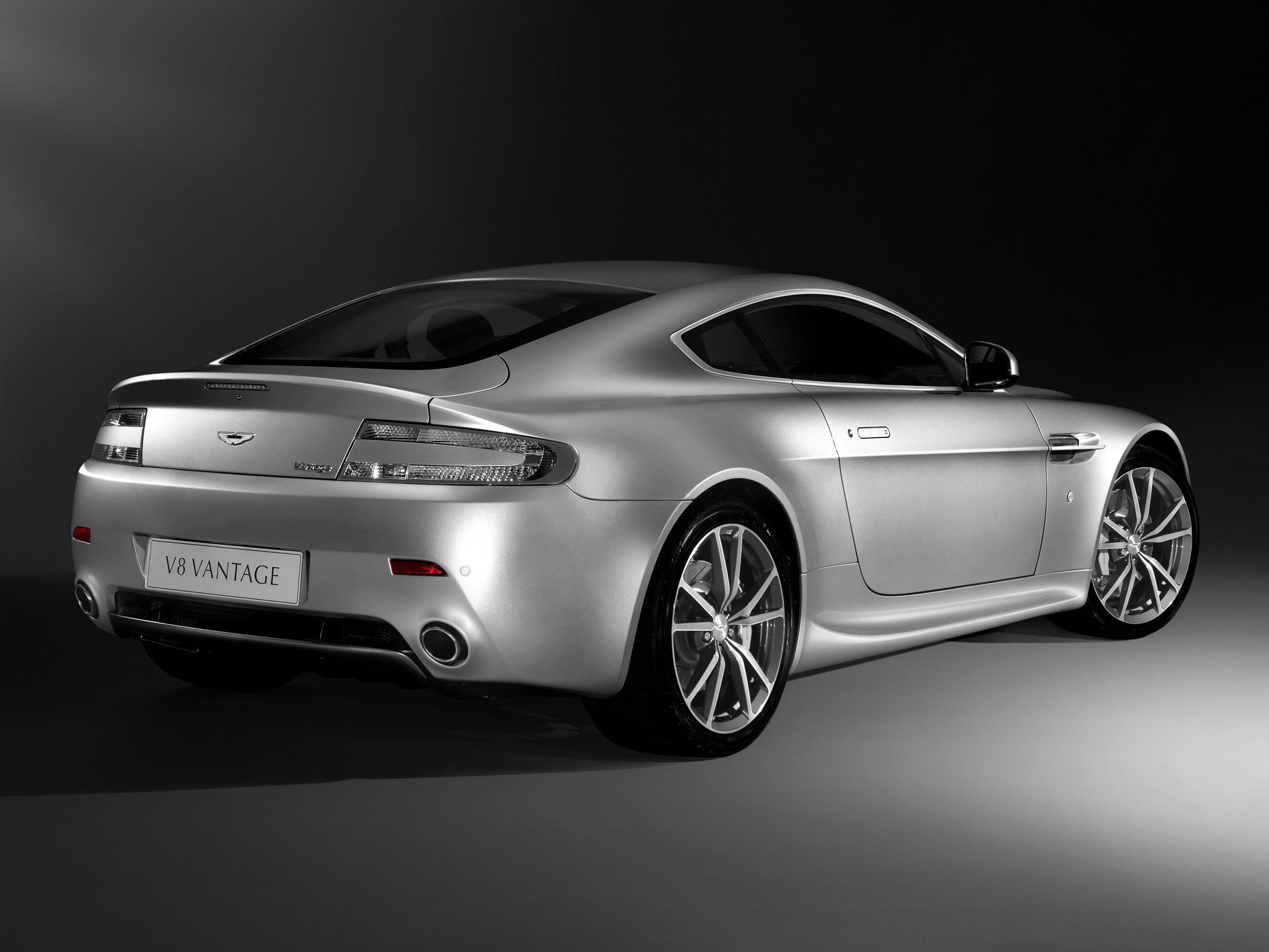 99161 download wallpaper auto, aston martin, cars, side view, style, 2008, silver, v8, vantage screensavers and pictures for free
