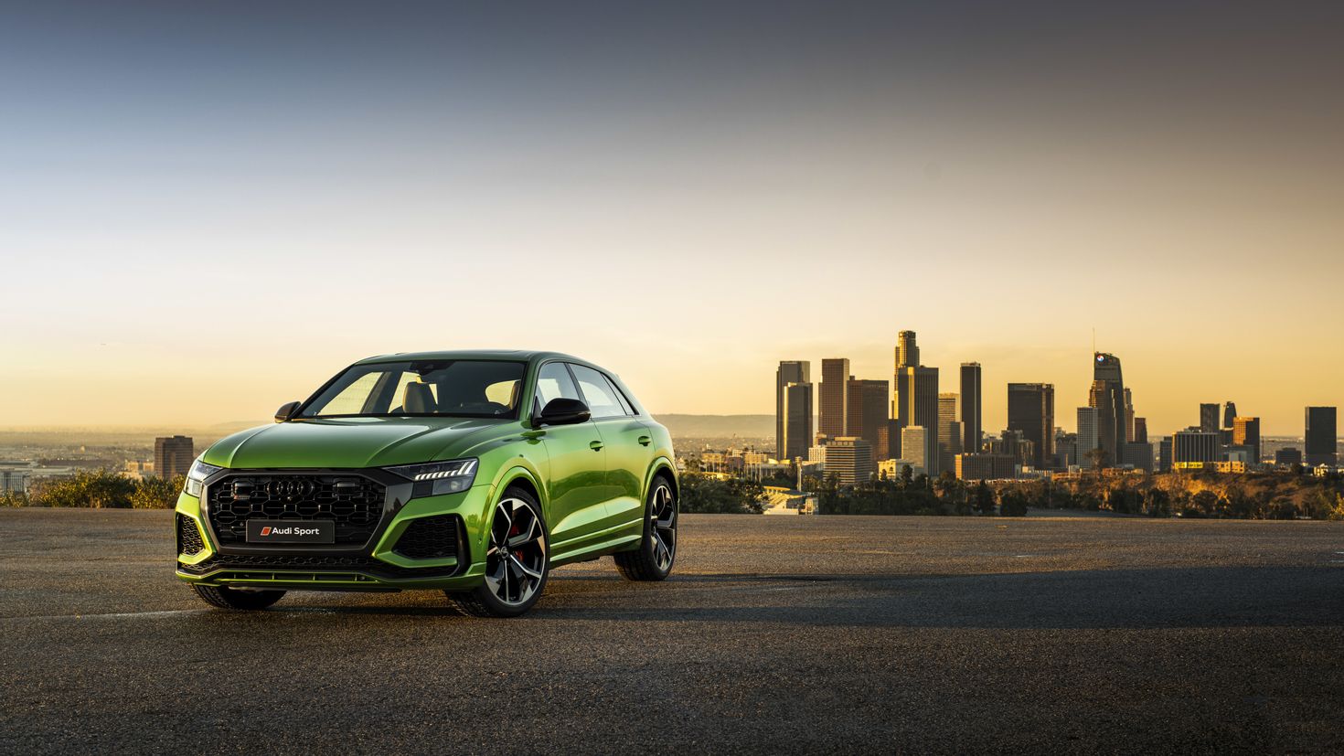 Audi q8 зеленая