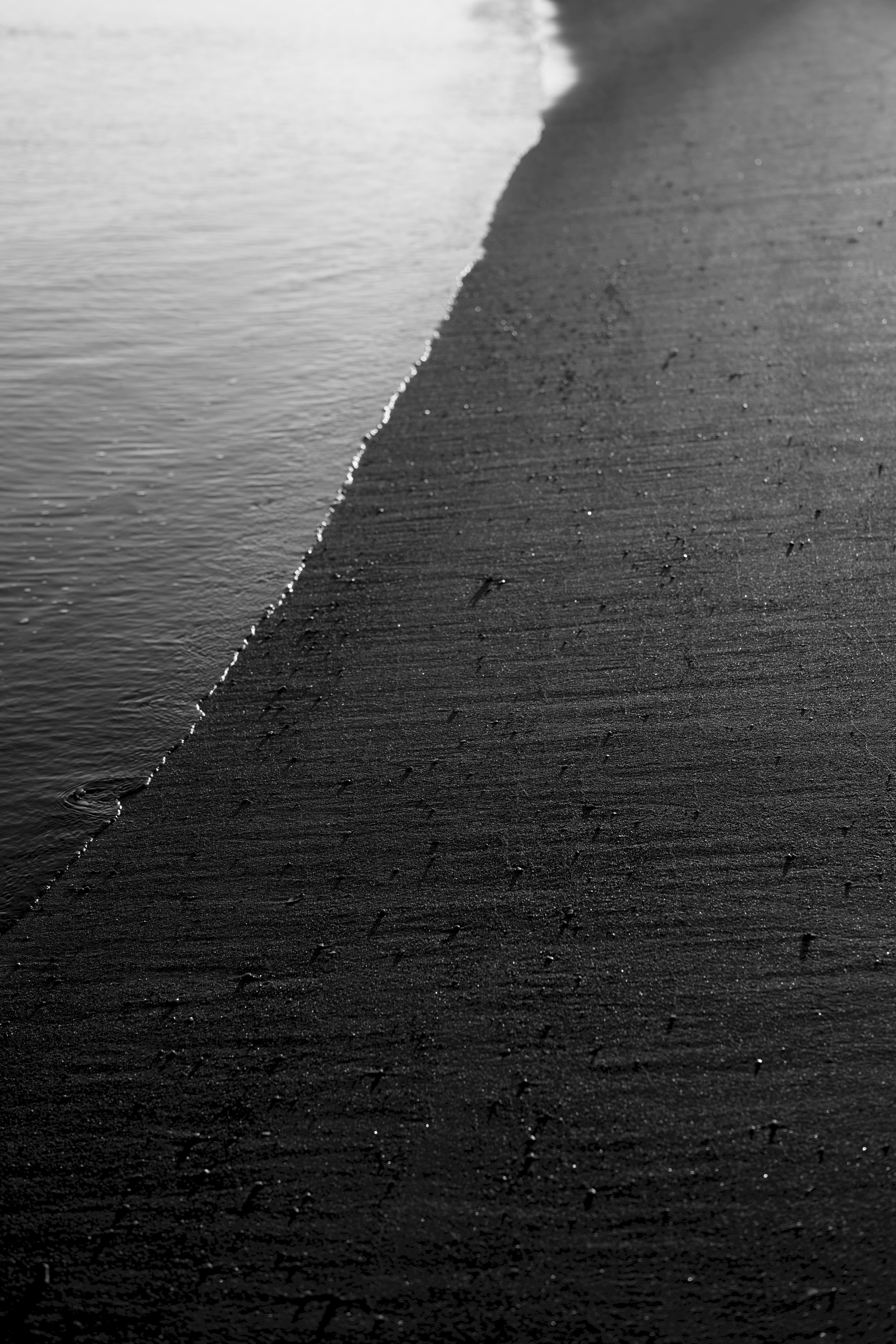 sand, shore, bank, ocean, minimalism, bw, chb for android