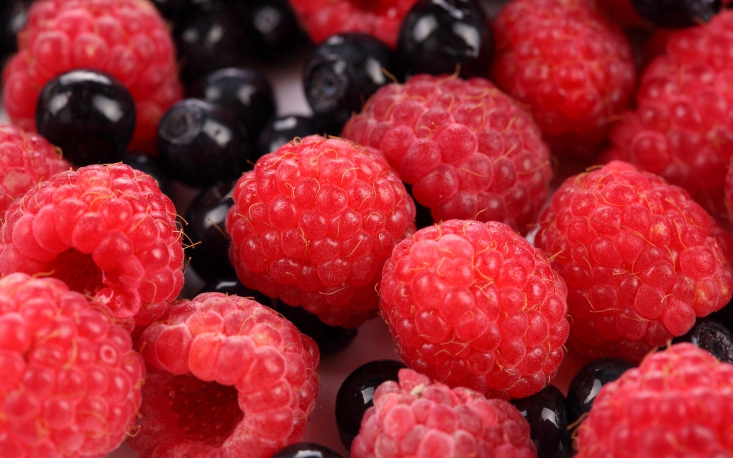 food, raspberry, berries, ripe