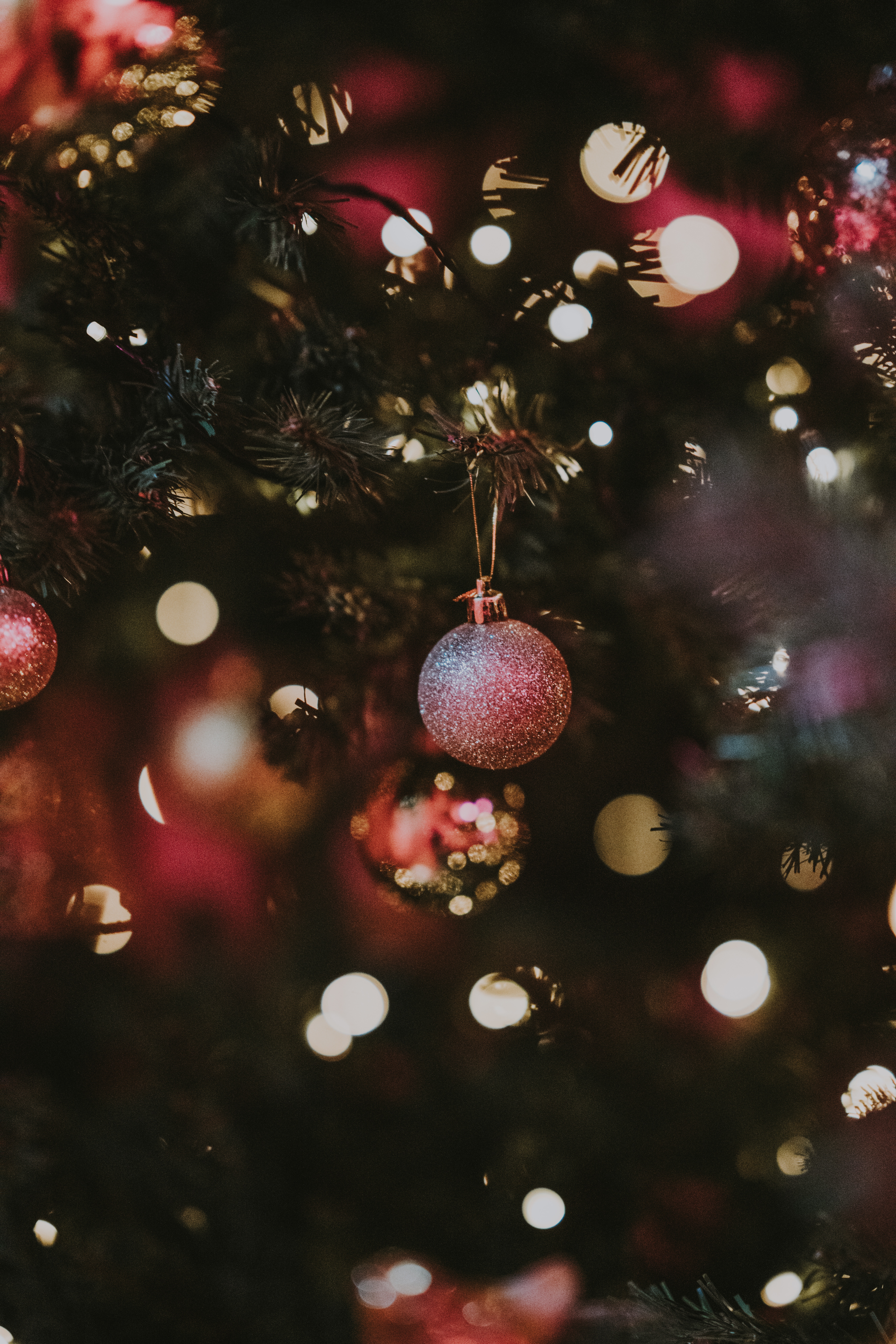 holidays, new year, glare, christmas, decoration, christmas tree toy, bokeh, boquet phone wallpaper