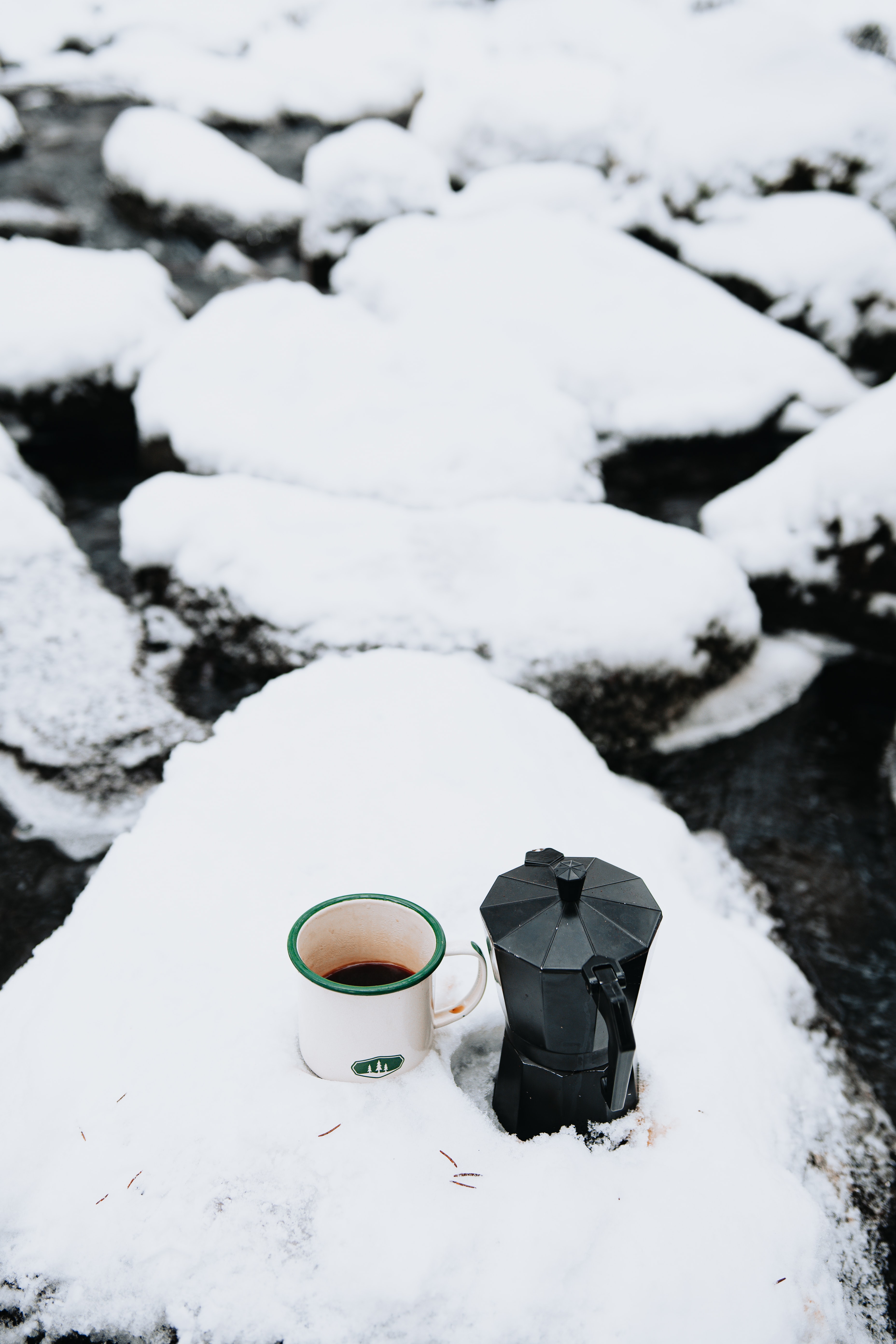 56515 download wallpaper winter, snow, miscellanea, miscellaneous, cup, tea, teapot, kettle, mug screensavers and pictures for free