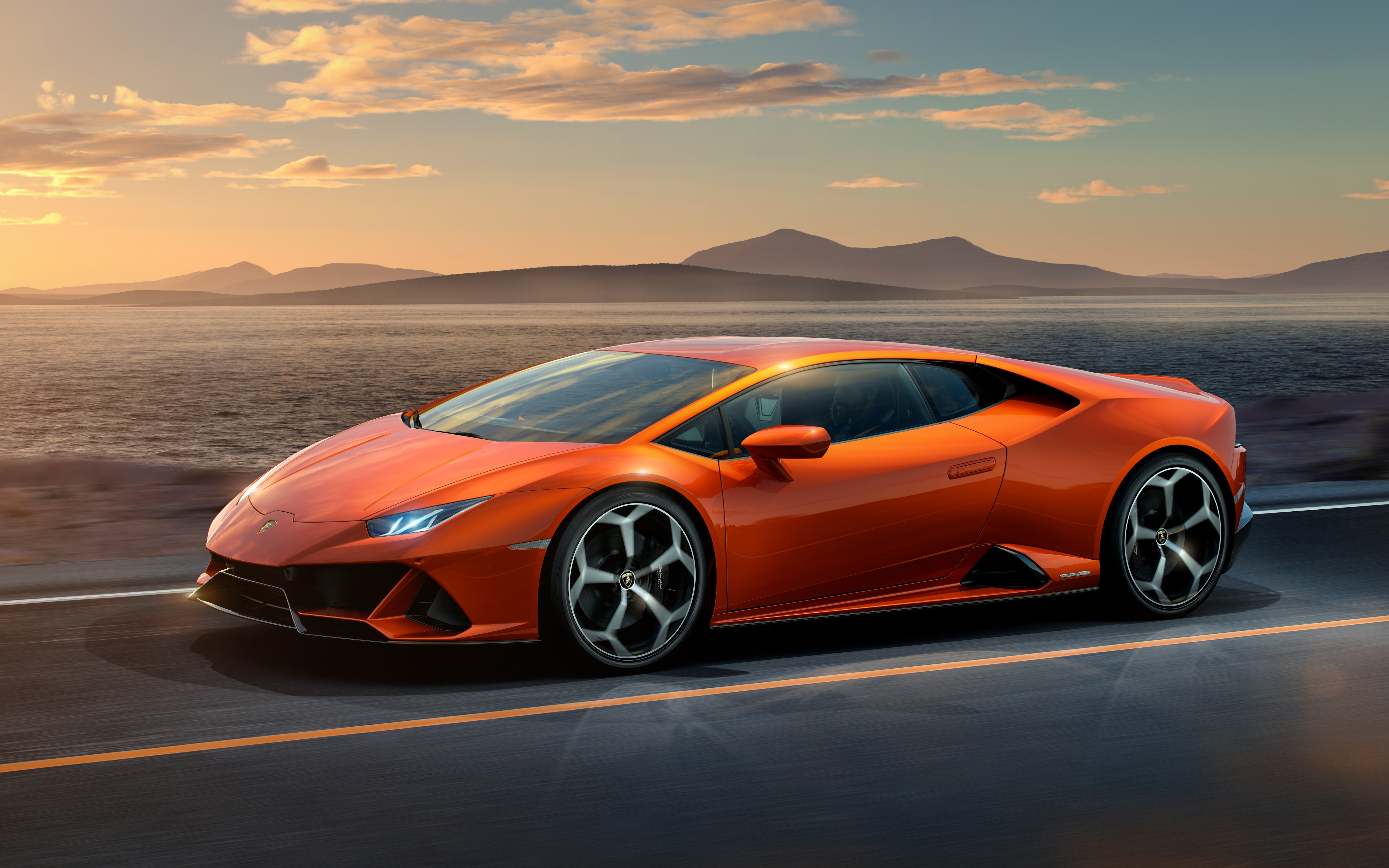 Lamborghini Huracan EVO 2020 оранжевый