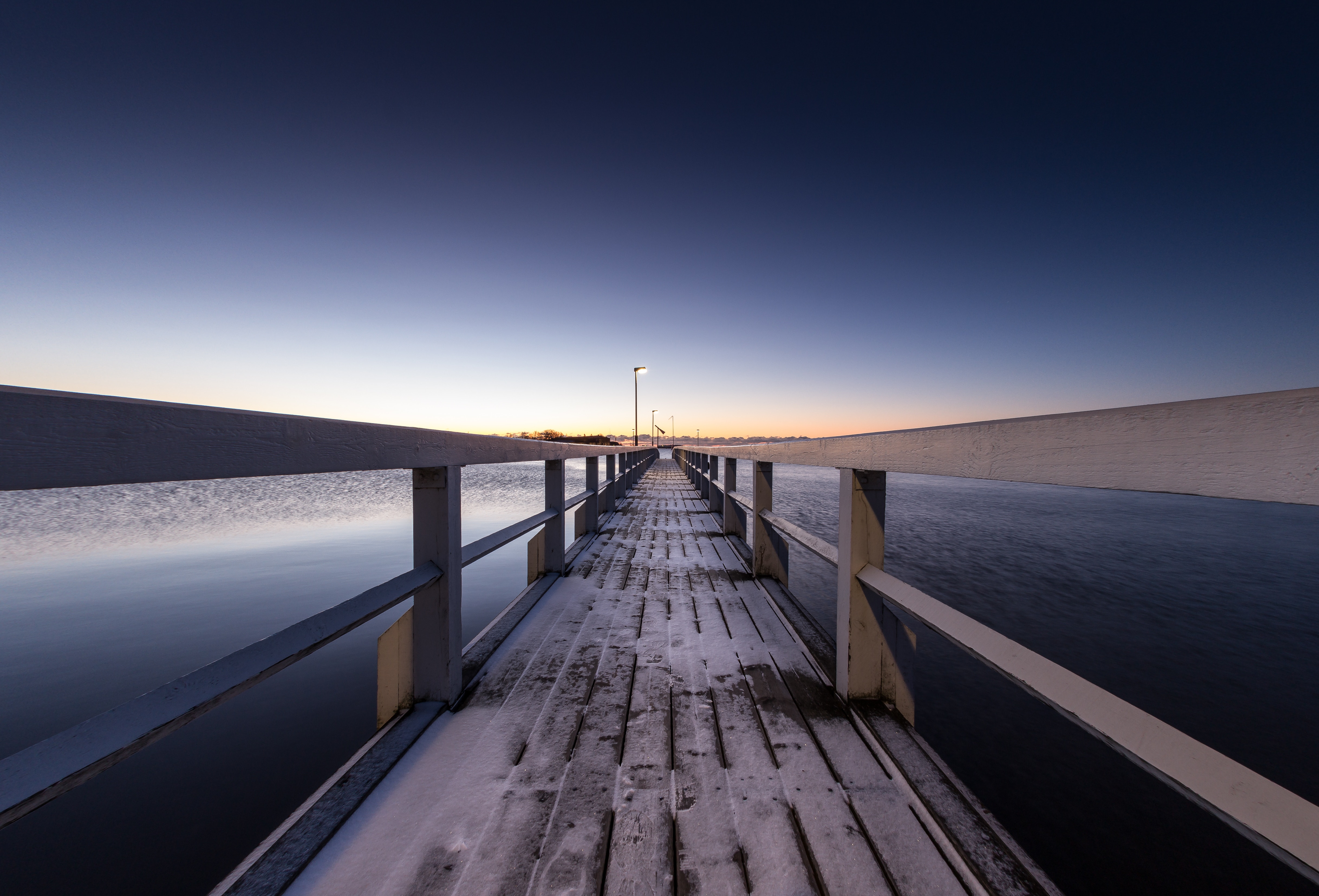 Laden Sie das Natur, Sunset, Schnee, Pier, Seebrücke, Brücke, Helsinki, Finnland-Bild kostenlos auf Ihren PC-Desktop herunter