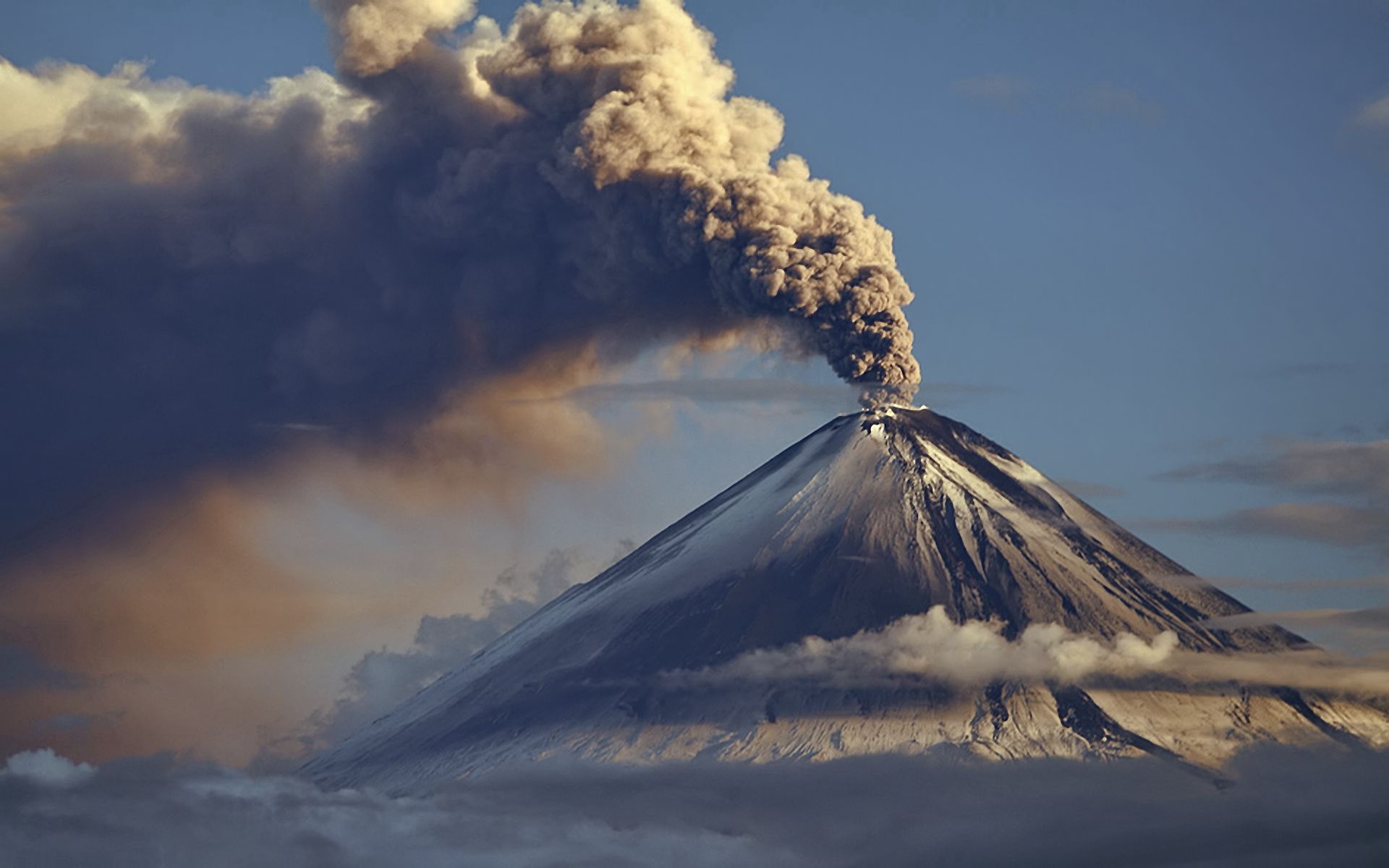 98434 Hintergrundbild herunterladen natur, raucher, vulkan, eruption, ausbruch - Bildschirmschoner und Bilder kostenlos