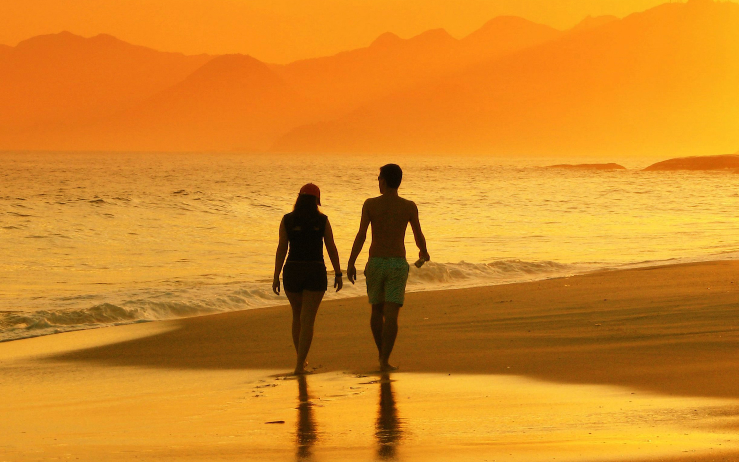 173357 Заставки и Обои Люди на телефон. Скачать океан, любовь, пляж, оранжевый цвет) картинки бесплатно