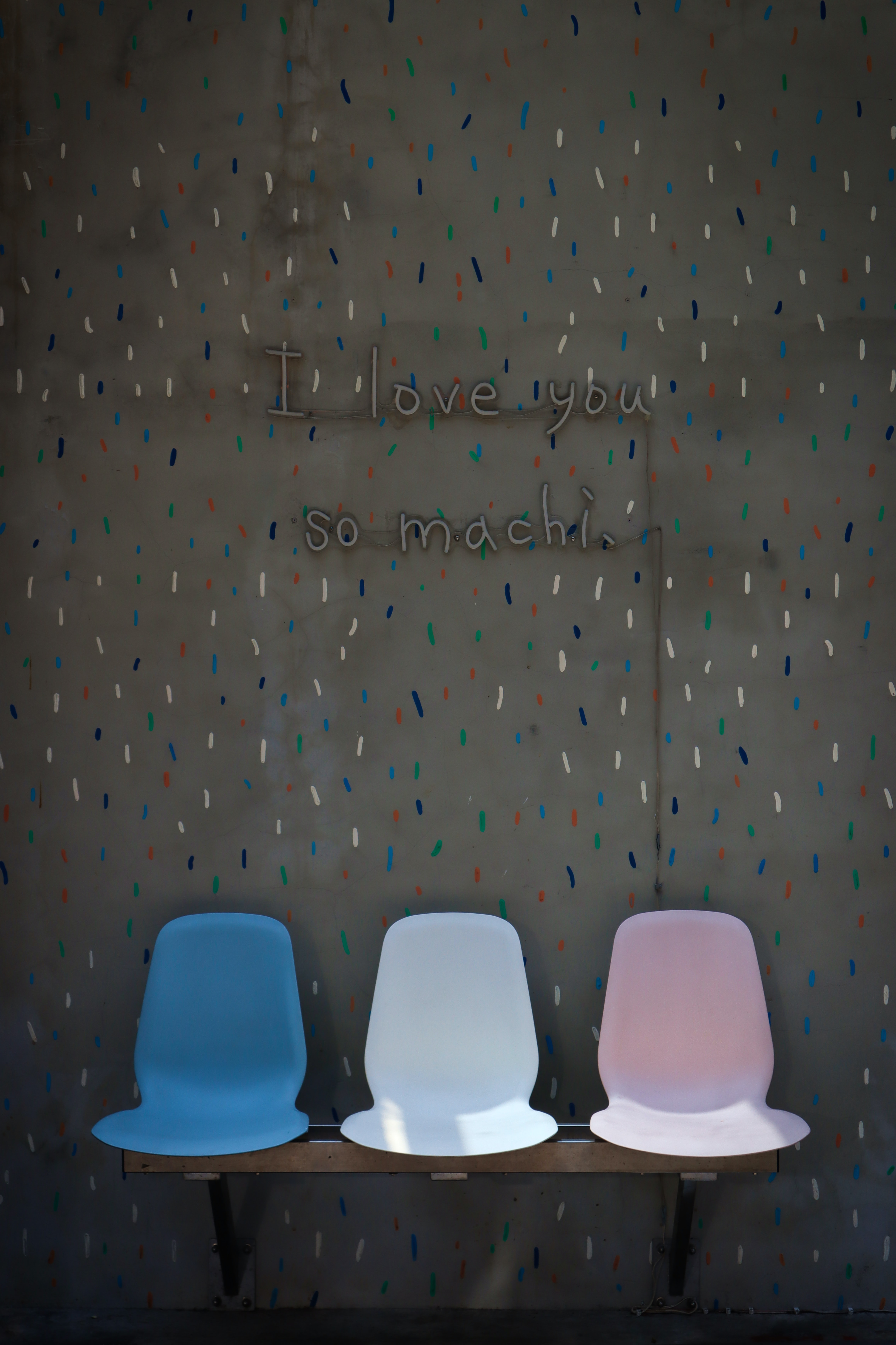 Handy-Wallpaper Liebe, Sitz, Die Wörter, Wörter, Wand, Phrase, Satz, Sitzplätze kostenlos herunterladen.