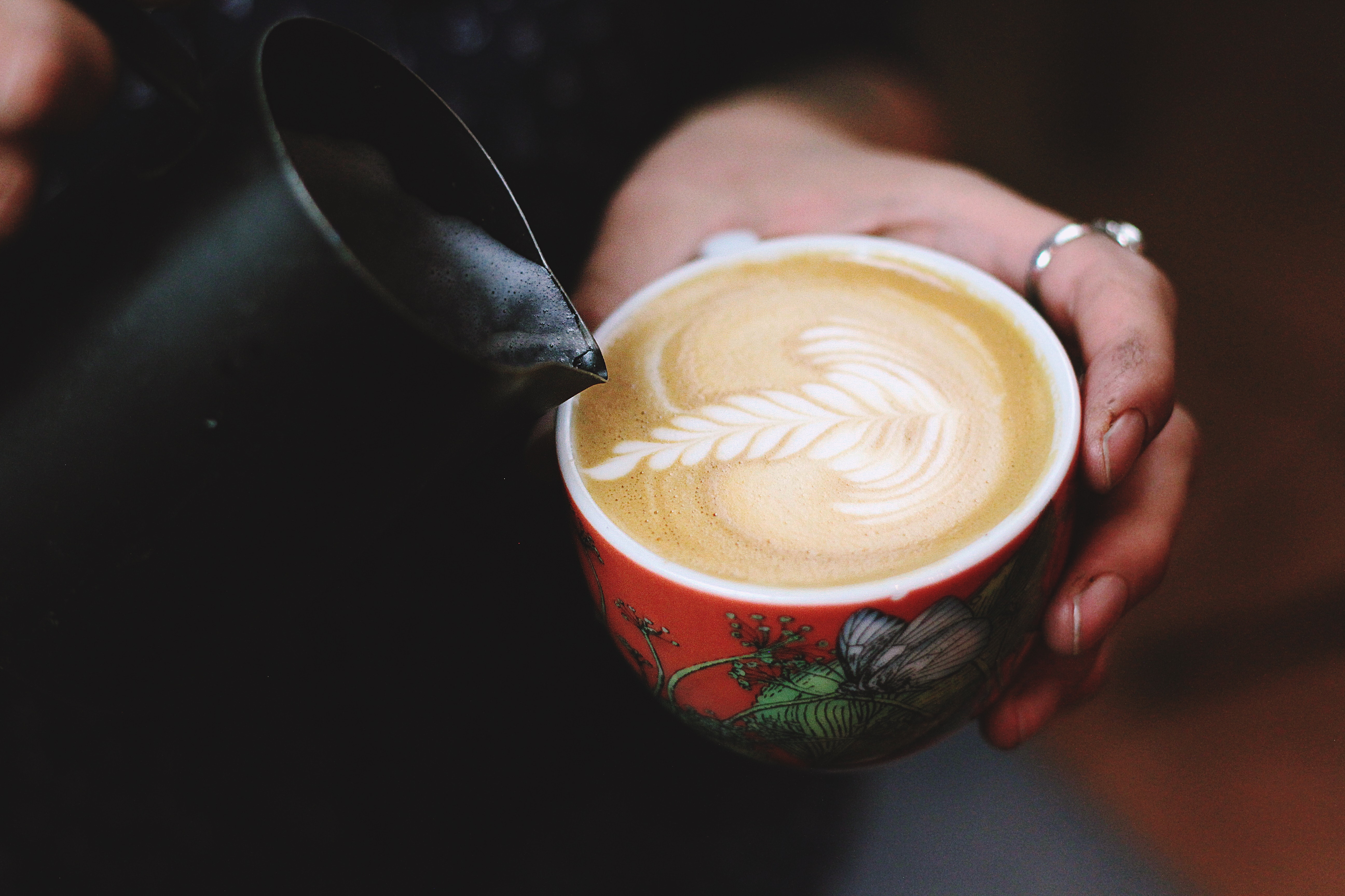 Handy-Wallpaper Lebensmittel, Coffee, Muster, Cappuccino, Milch kostenlos herunterladen.