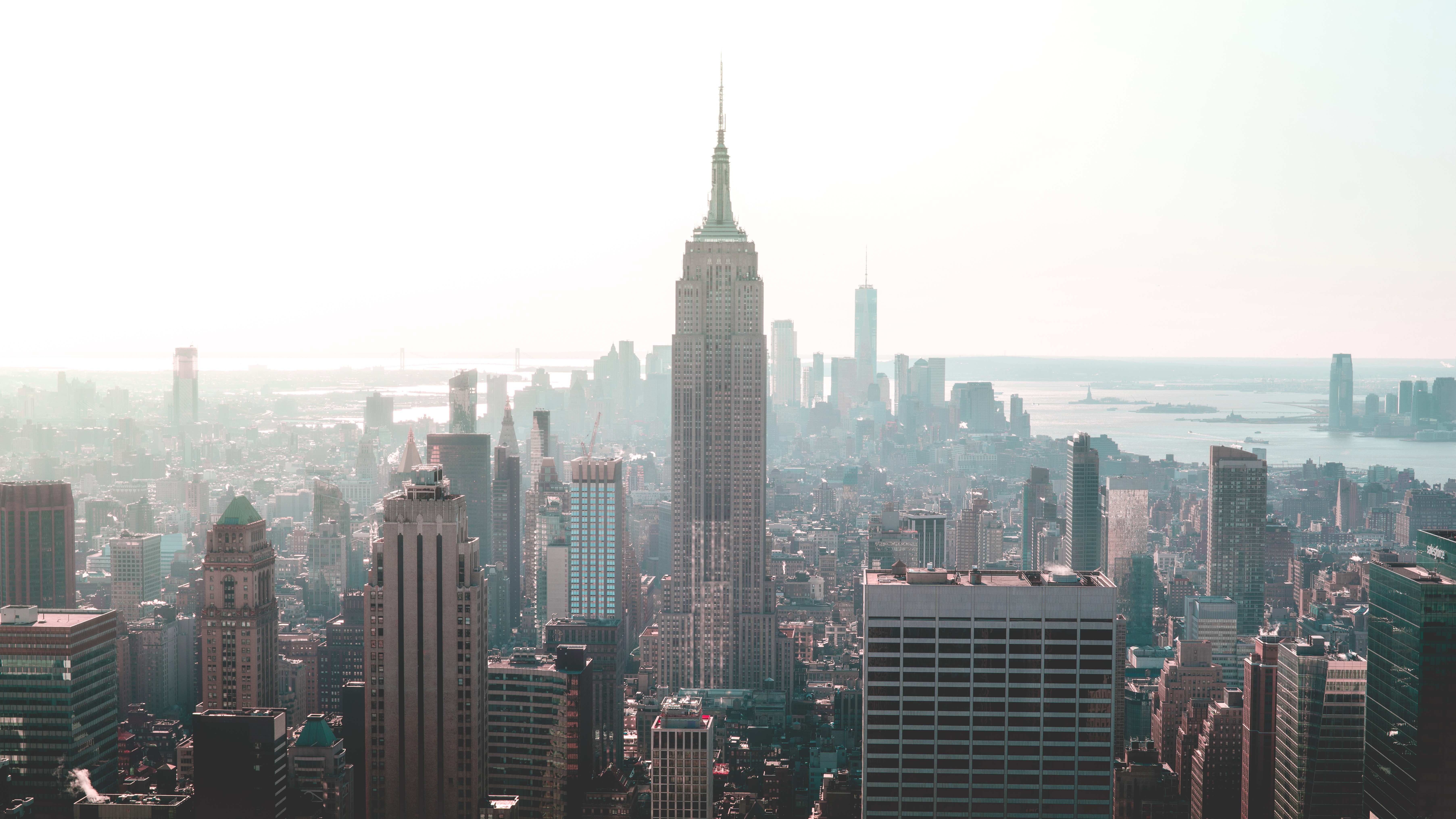 153084 Bildschirmschoner und Hintergrundbilder Manhattan auf Ihrem Telefon. Laden Sie wolkenkratzer, architektur, nebel, städte Bilder kostenlos herunter