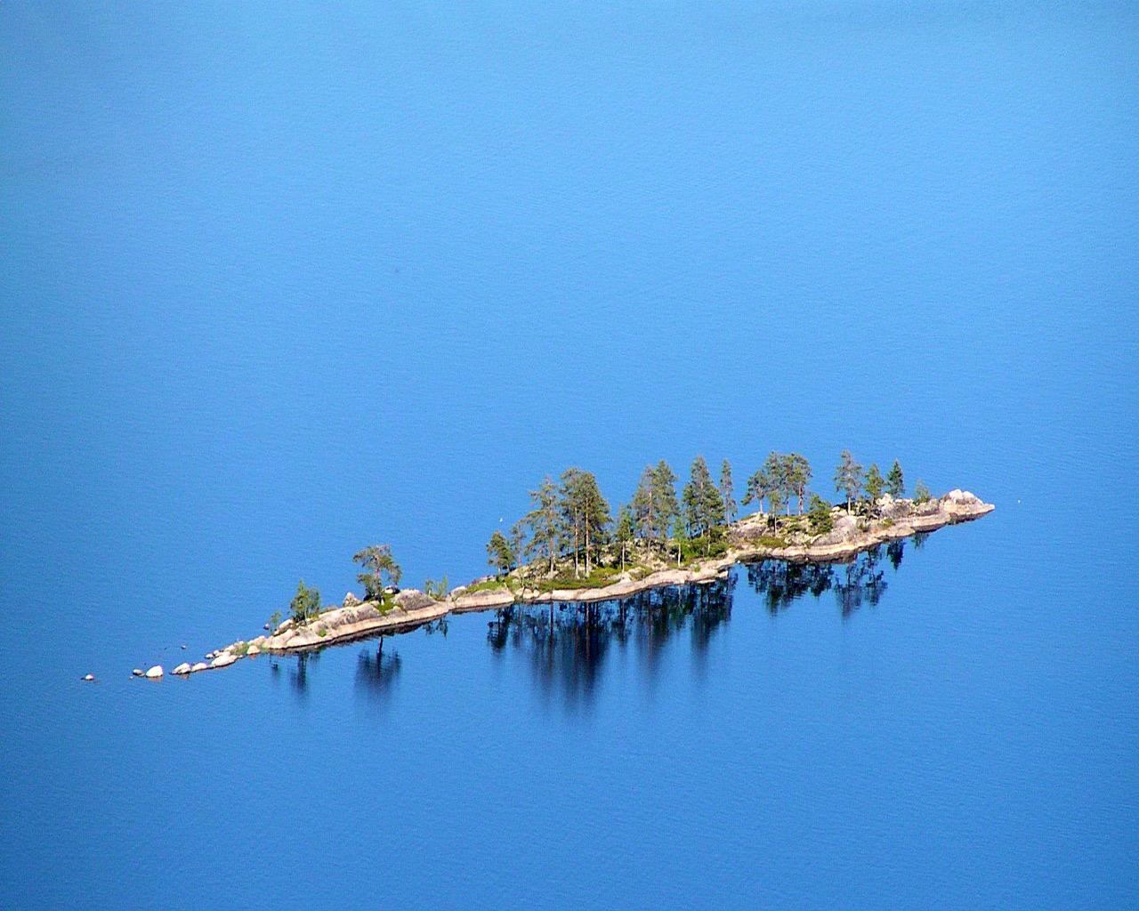 островок в озере
