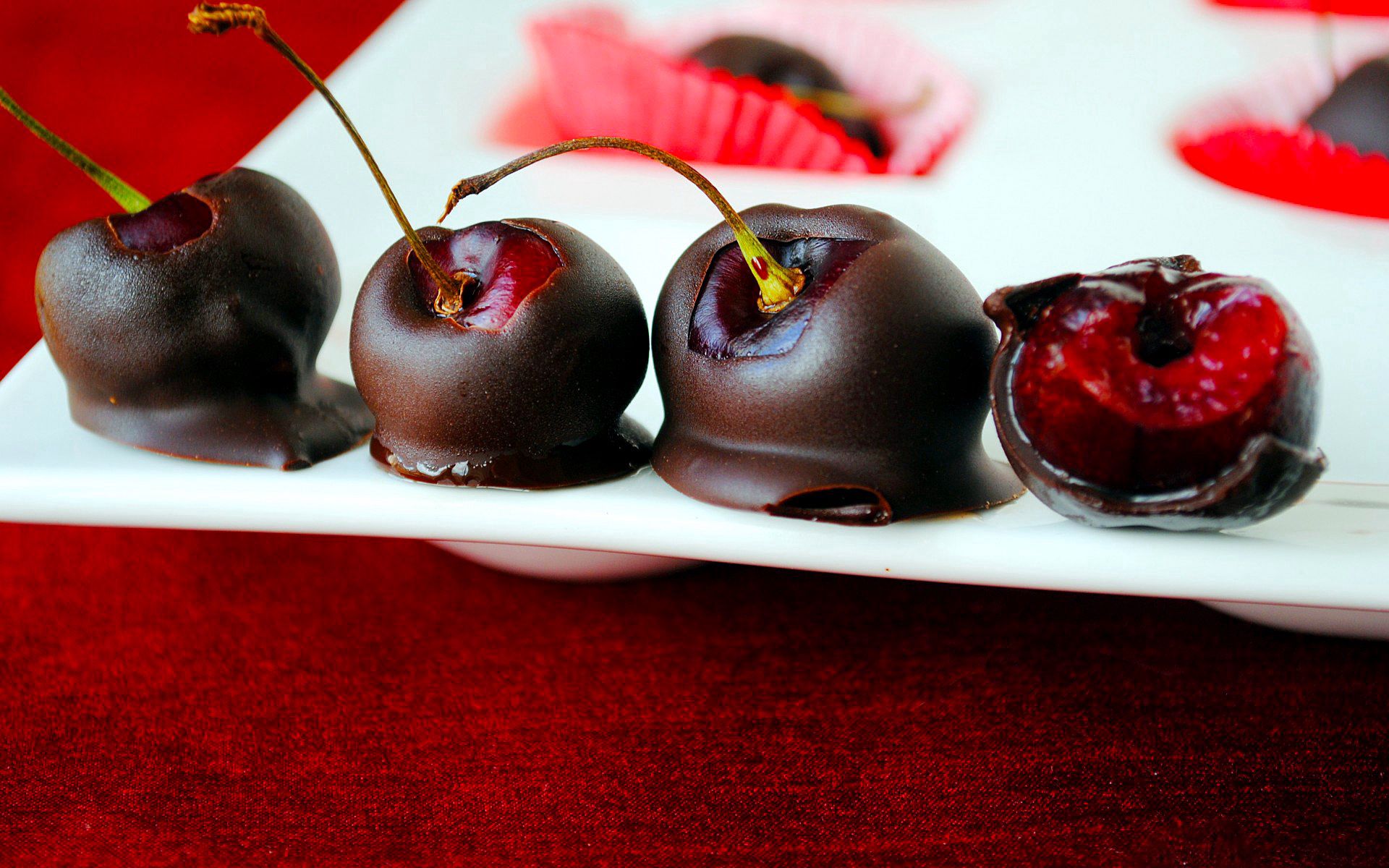 145018 Screensavers and Wallpapers Glaze for phone. Download food, cherry, chocolate, candies, glaze, row pictures for free