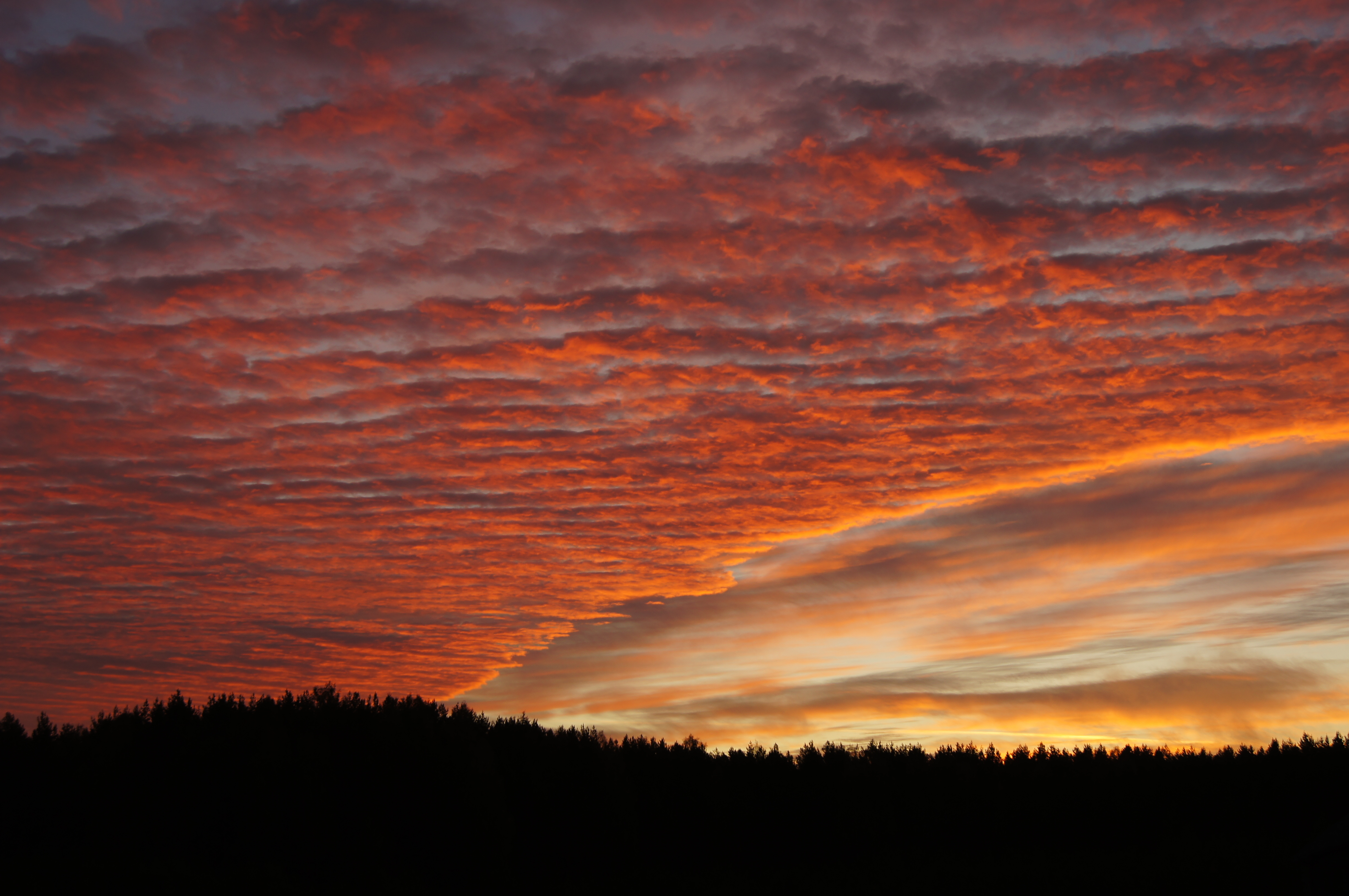 Handy-Wallpaper Clouds, Sunset, Sky, Dunkel, Hübsch, Es Ist Wunderschön kostenlos herunterladen.