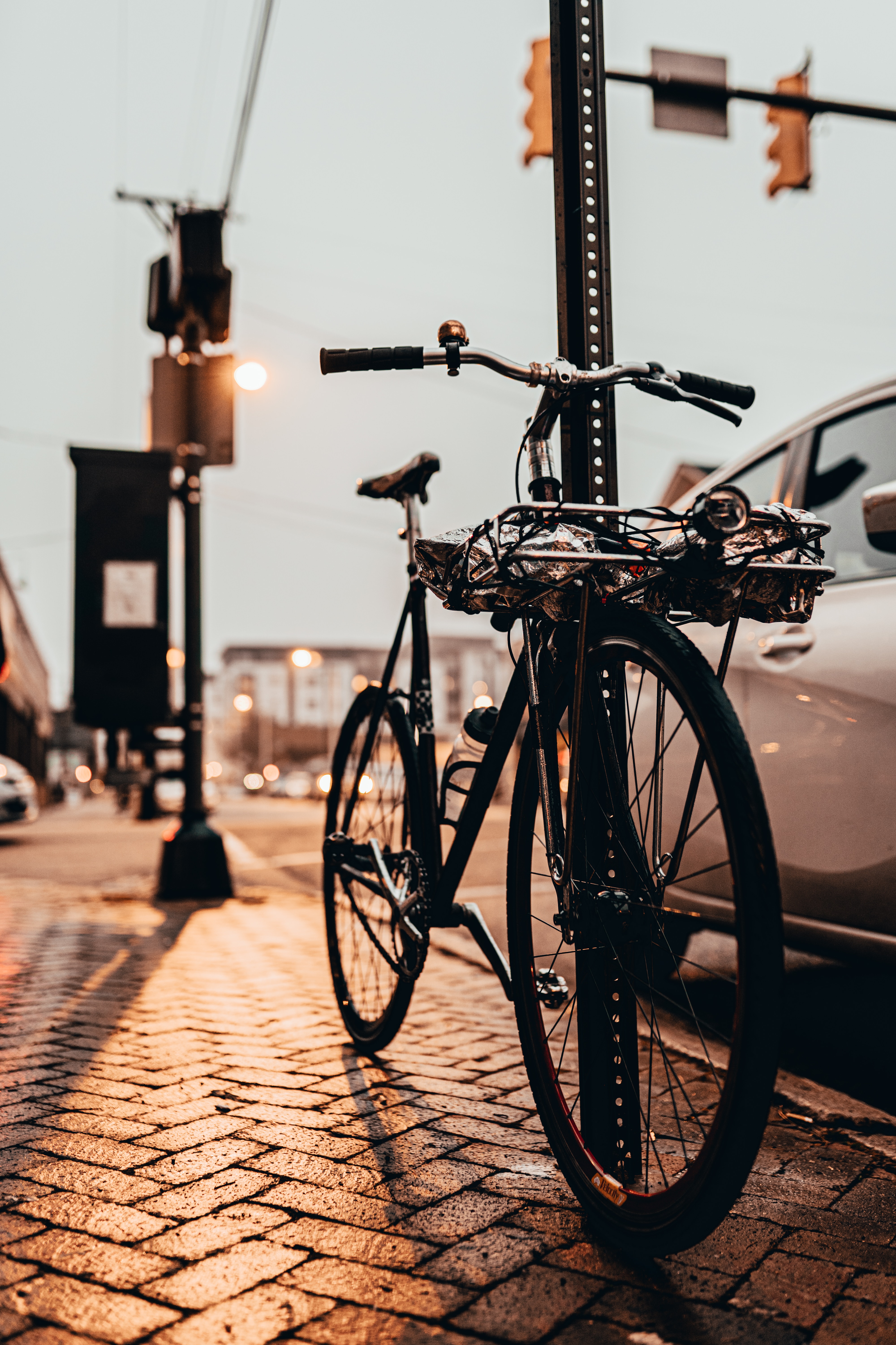 bicycle, black, city, miscellanea, miscellaneous, street, sidewalk 1080p