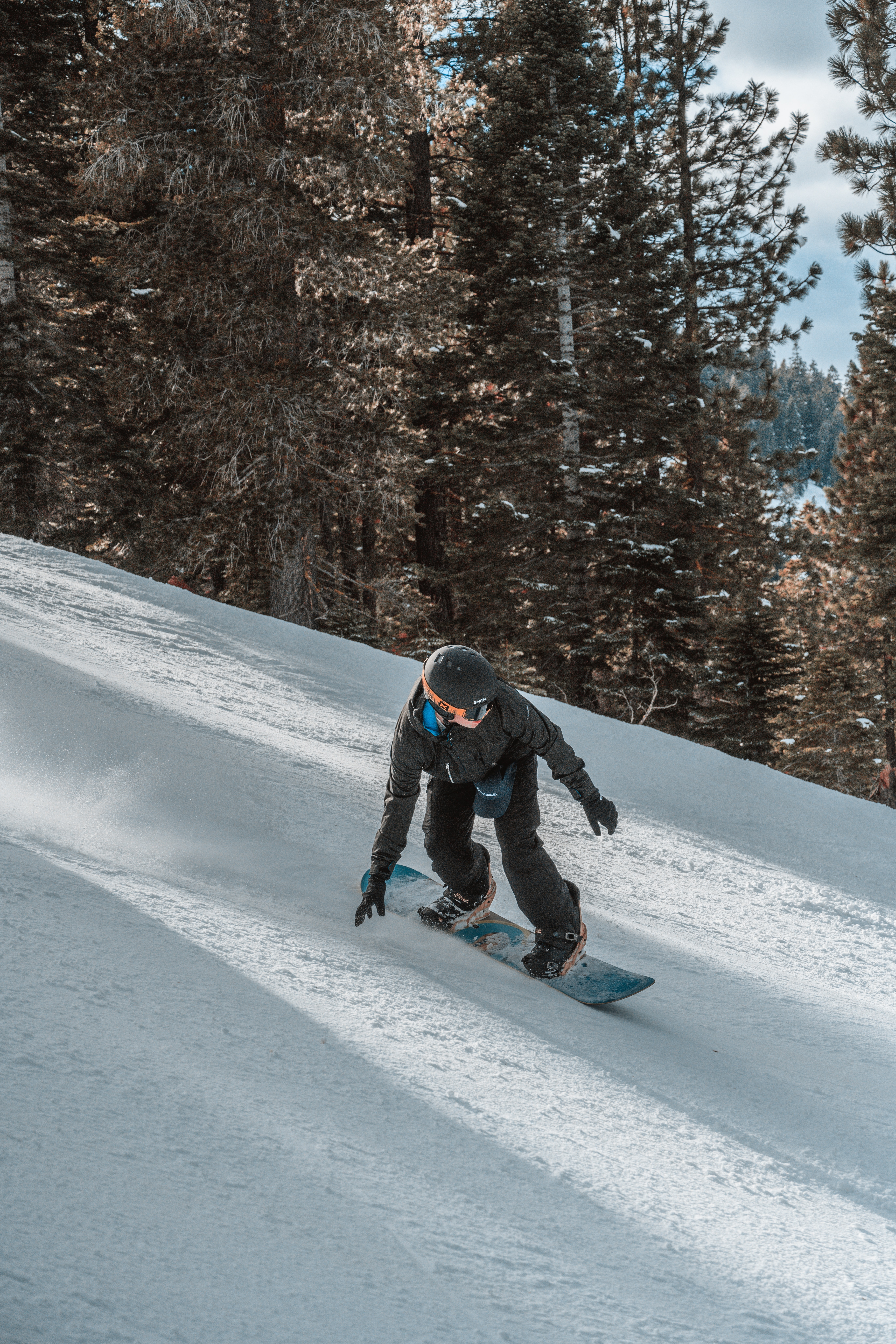 138550 Bildschirmschoner und Hintergrundbilder Snowboard auf Ihrem Telefon. Laden Sie schnee, snowboarder, steigung, sport Bilder kostenlos herunter