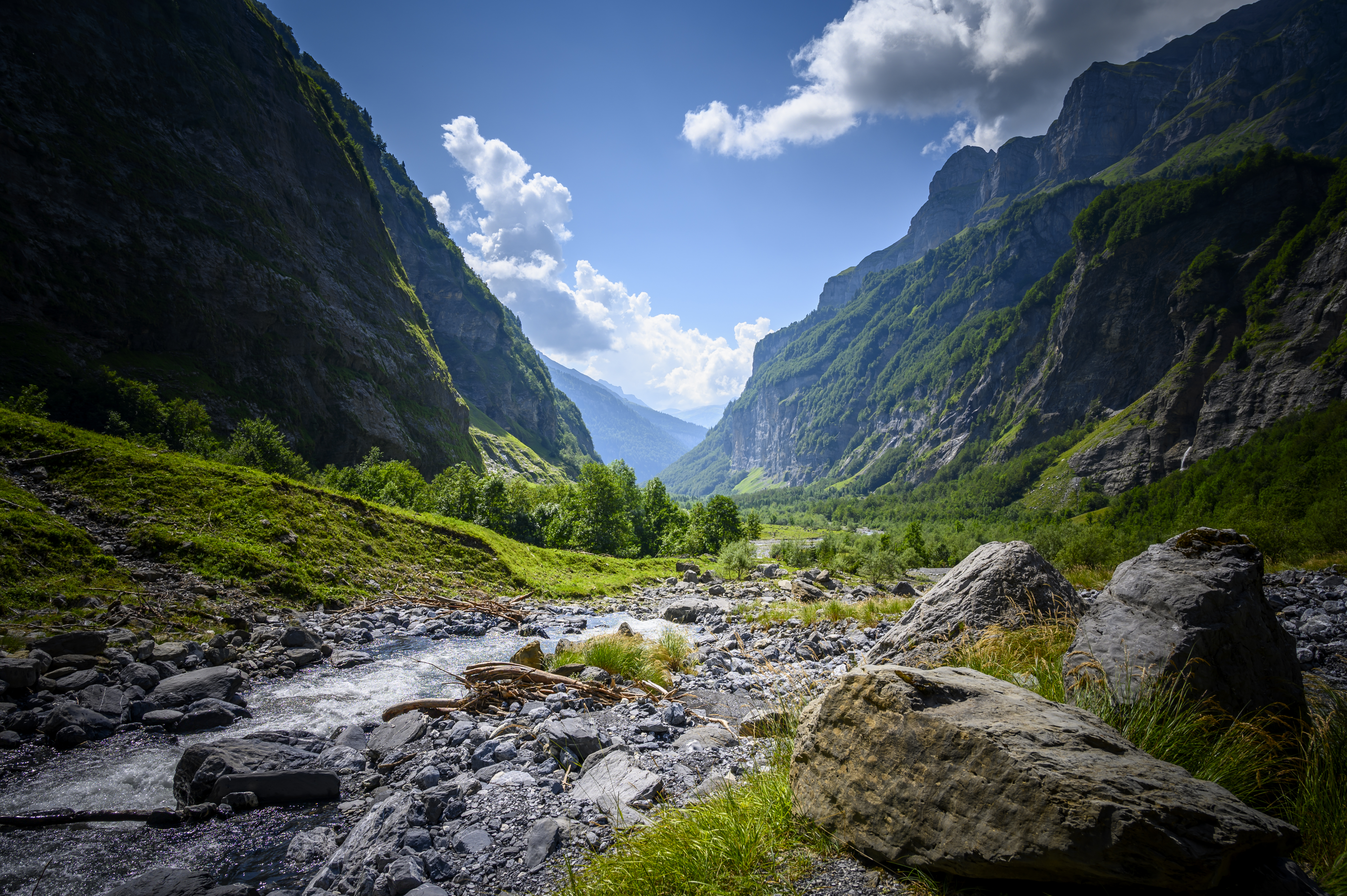 103247 Hintergrundbild herunterladen natur, flüsse, mountains, bush, felsen, die steine - Bildschirmschoner und Bilder kostenlos