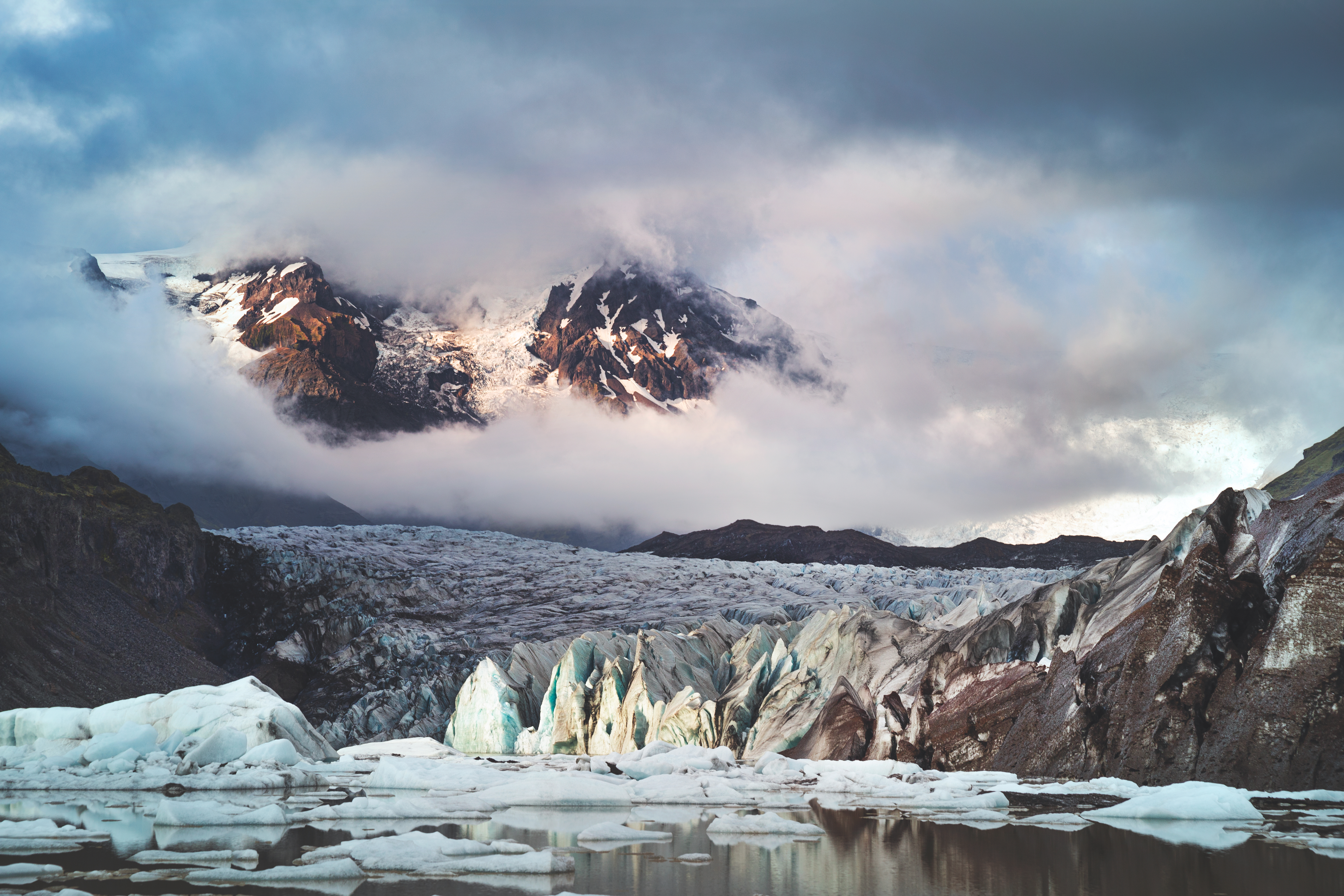 Handy-Wallpaper Island, Landschaft, Natur, Mountains, Eis, Clouds, Gletscher kostenlos herunterladen.