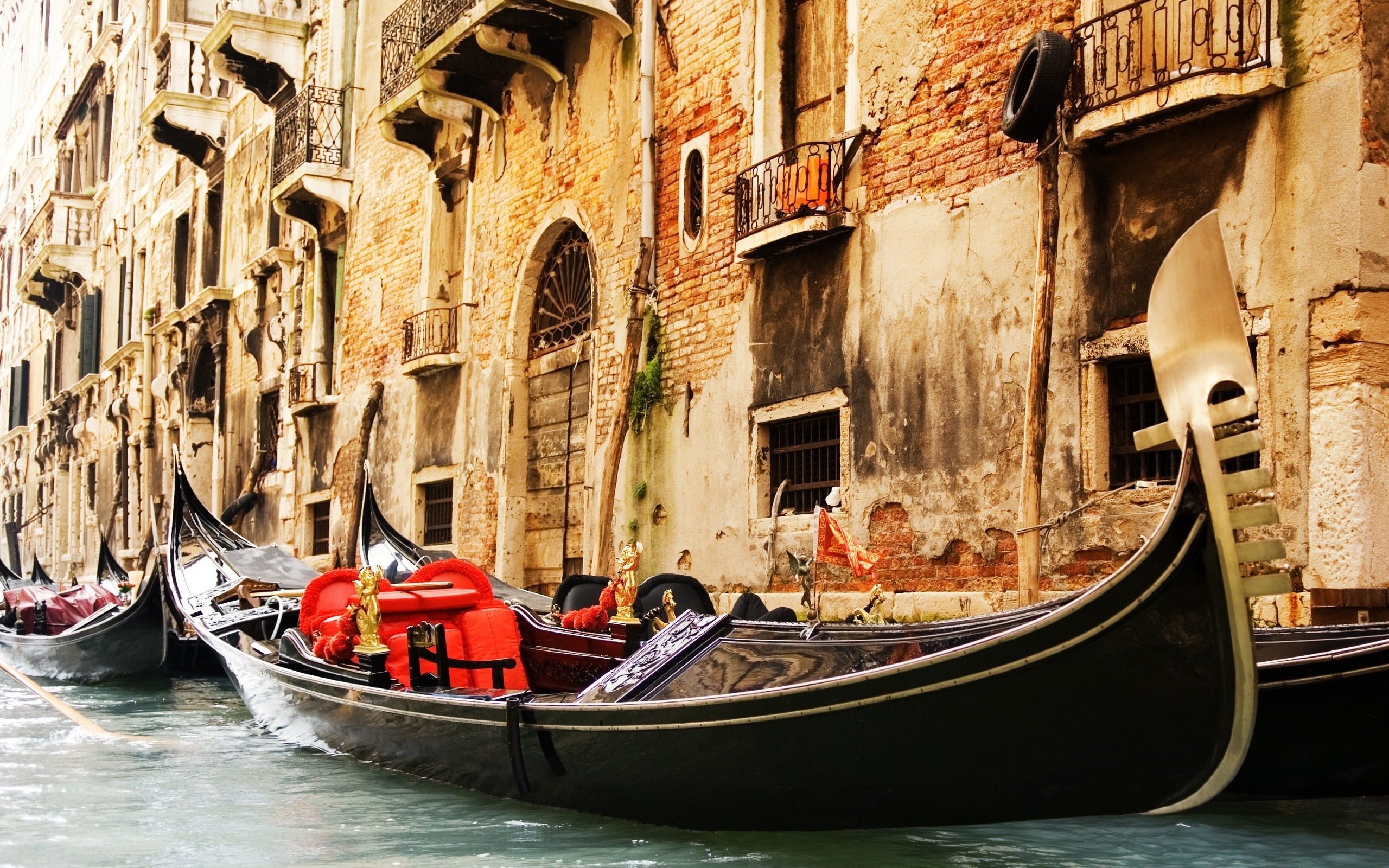 vehicles, boat, gondola, italy, venice Free Stock Photo