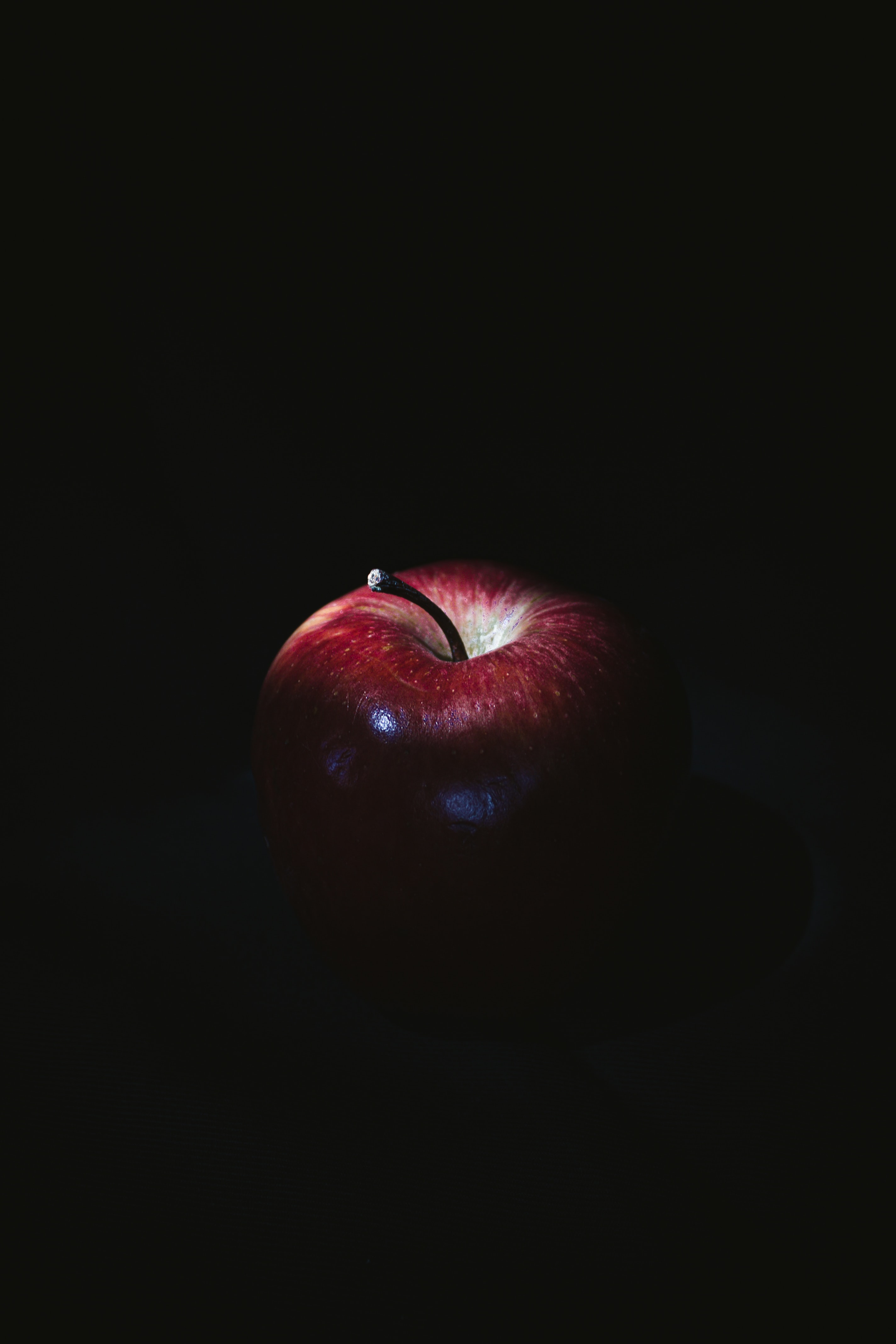 Mobile HD Wallpaper Shadow dark, apple, food, red
