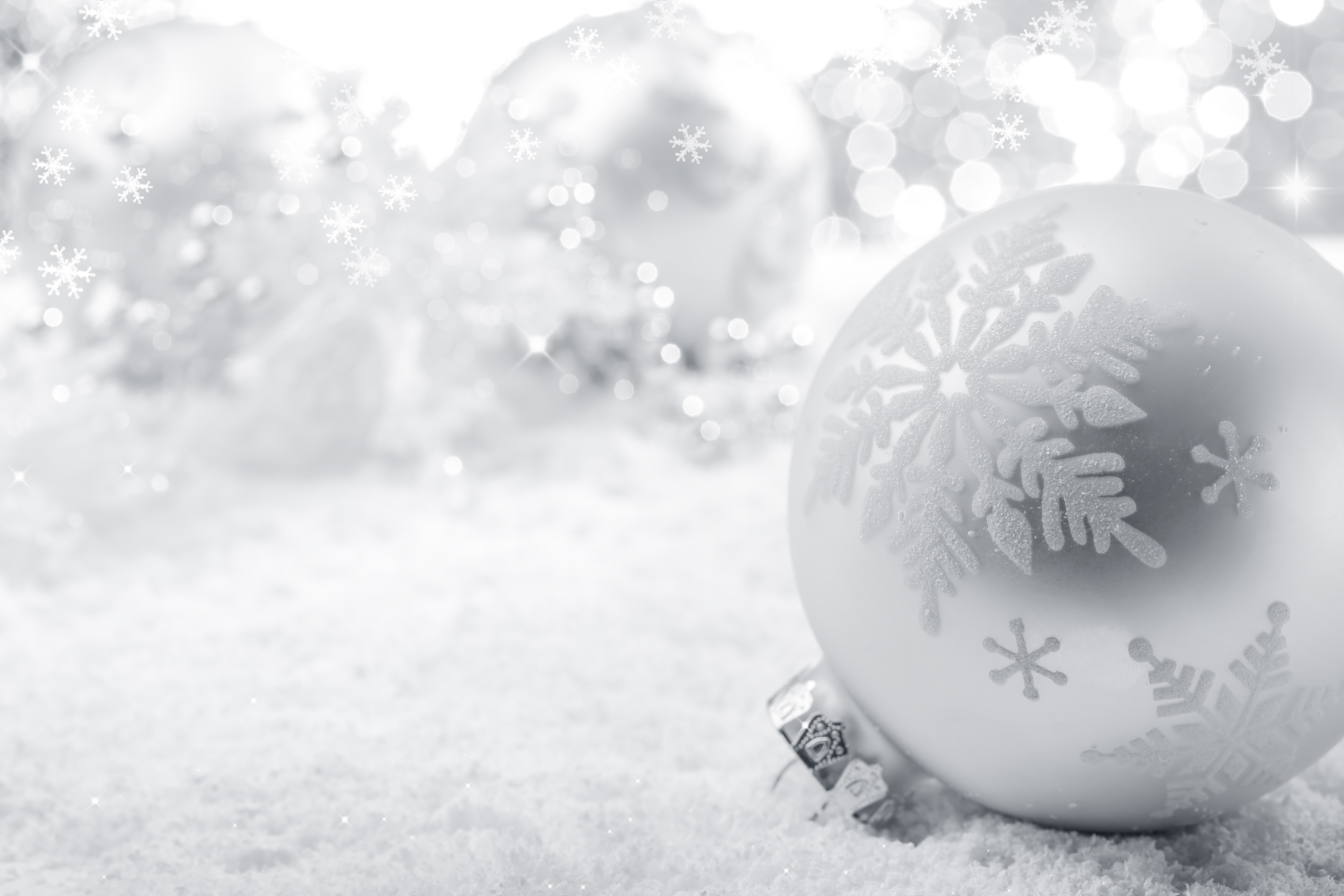 Mobile Wallpaper Silver holiday, white, christmas ornaments, christmas