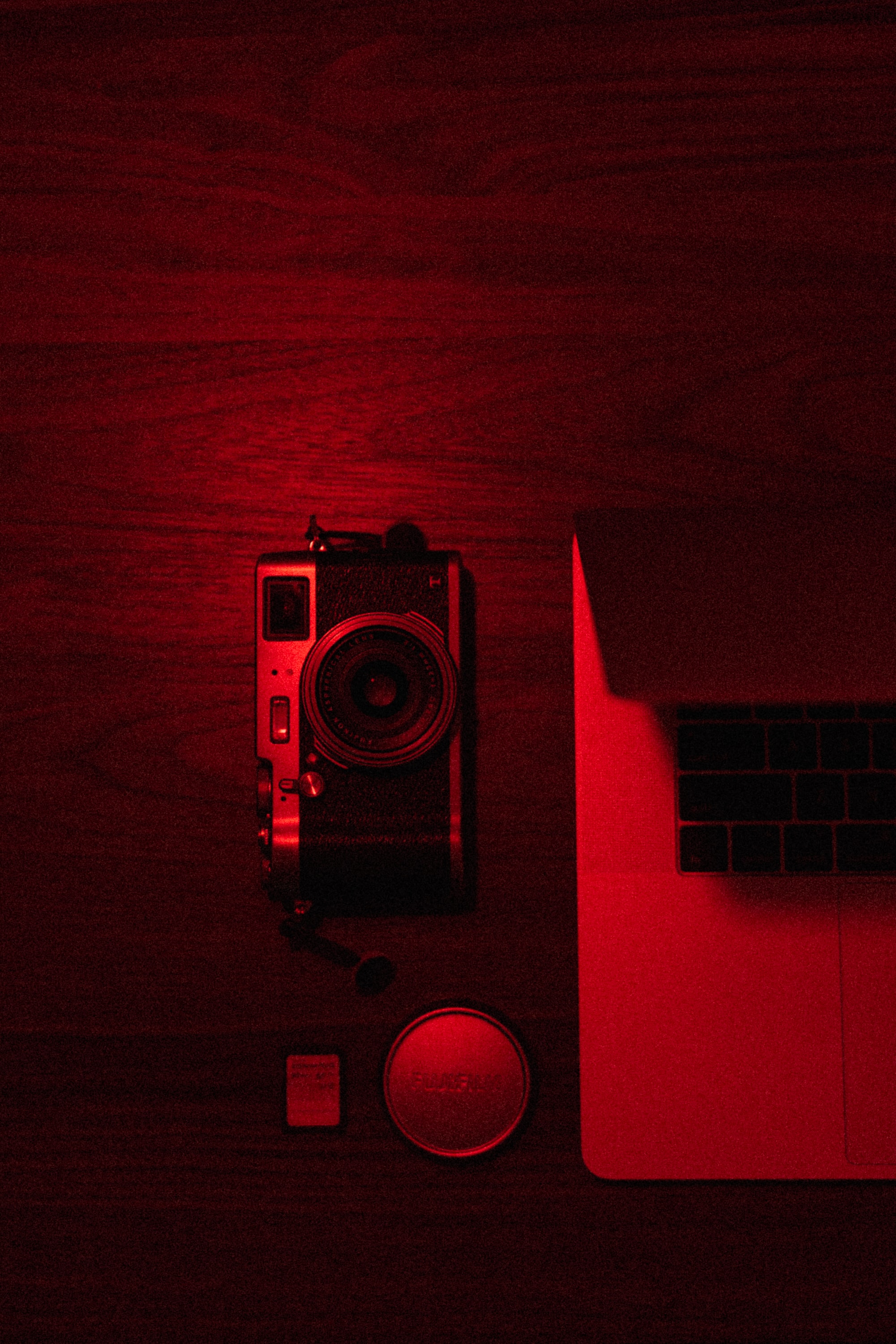 camera, dark, red, technologies, technology, notebook, laptop HD wallpaper